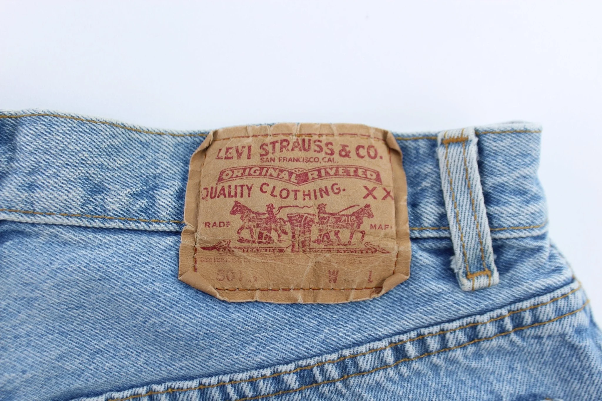Levi's Light Wash Denim Jeans - Image 3