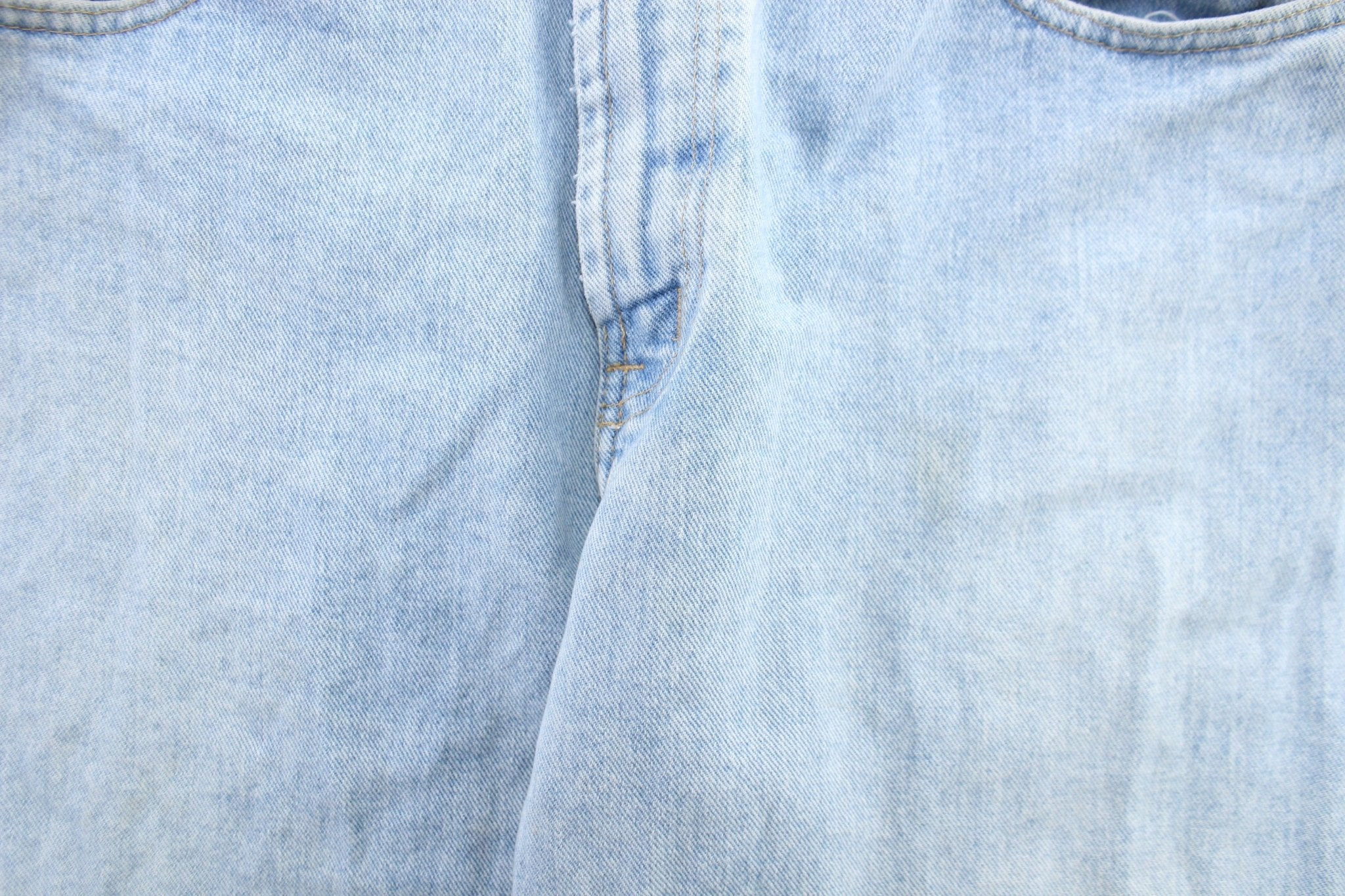 Nautica Jeans Light Wash Denim Jeans - Image 4