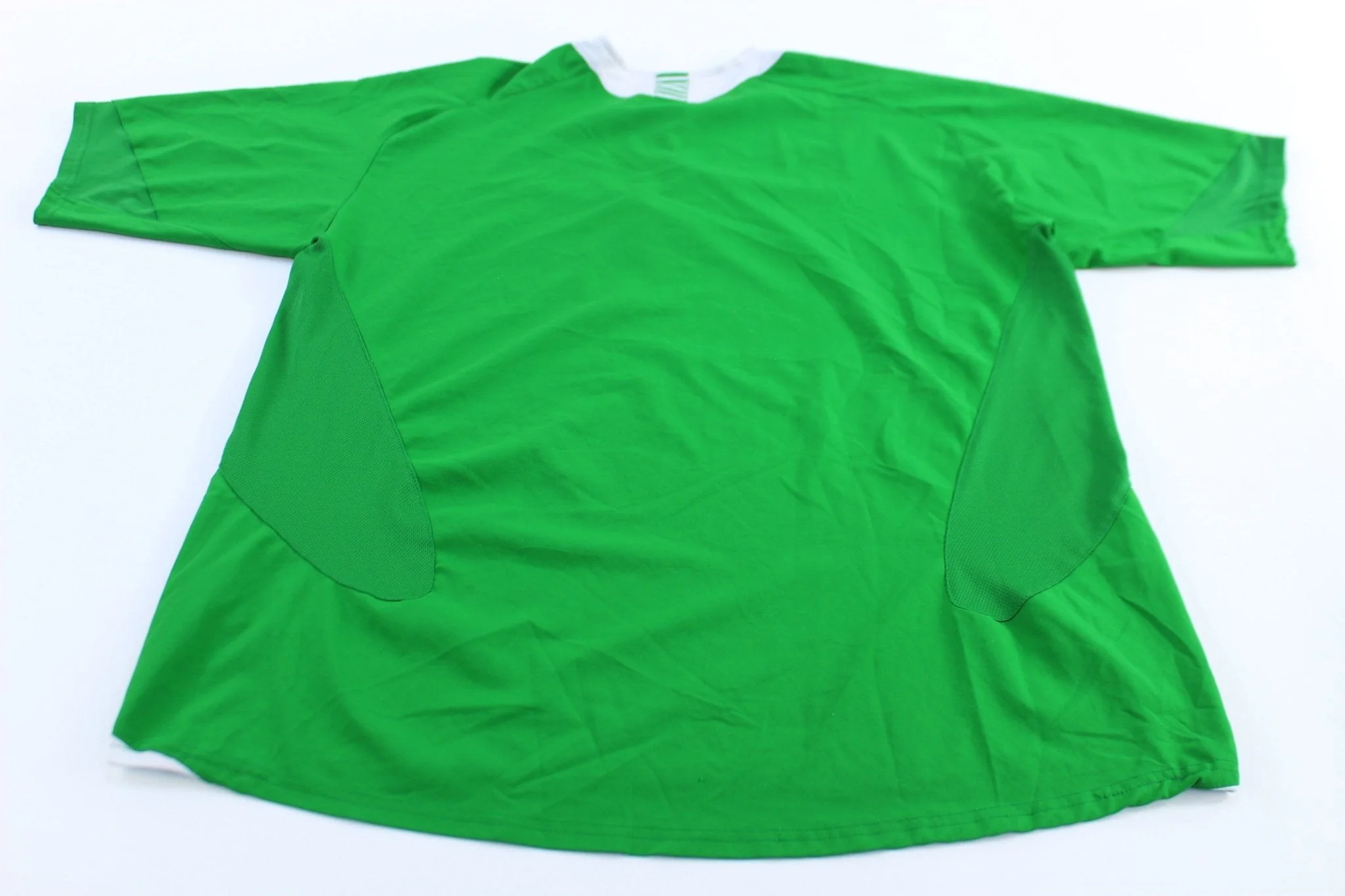 Nike Embroidered Logo Celtic F.C. Soccer Jersey - Image 2