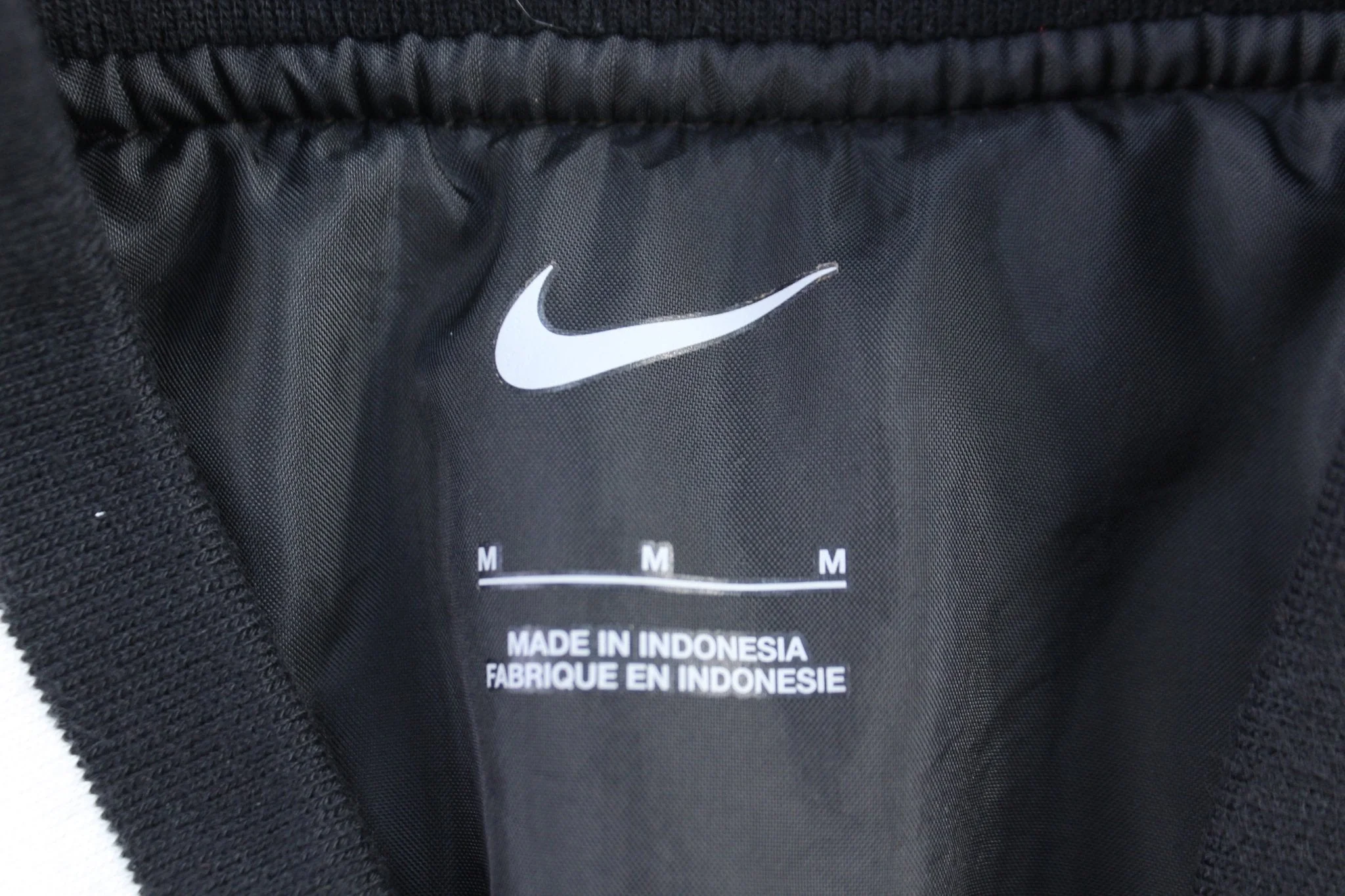 Nike Embroidered Logo Full Zip Jacket - Image 4