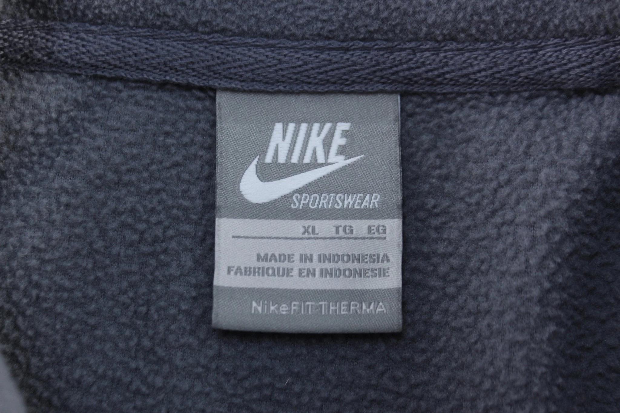 Nike Embroidered Logo Grey Fleece Full Zip Jacket - Image 3