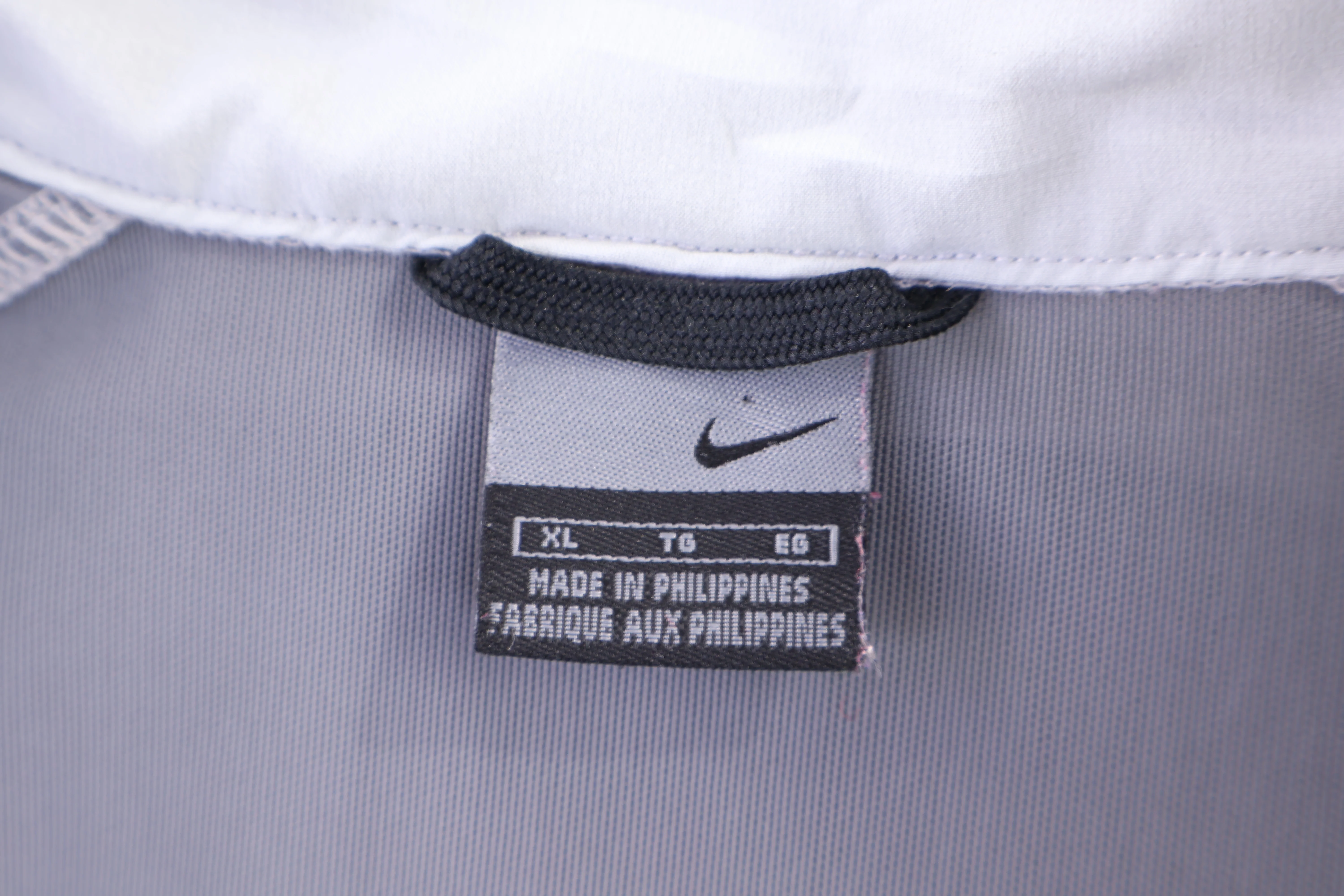 Nike Embroidered Logo Half Zip Windbreaker - Image 3
