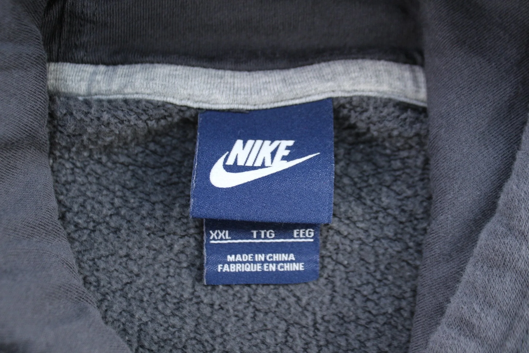 Nike Embroidered Spellout Logo Grey Pullover Hoodie - Image 3