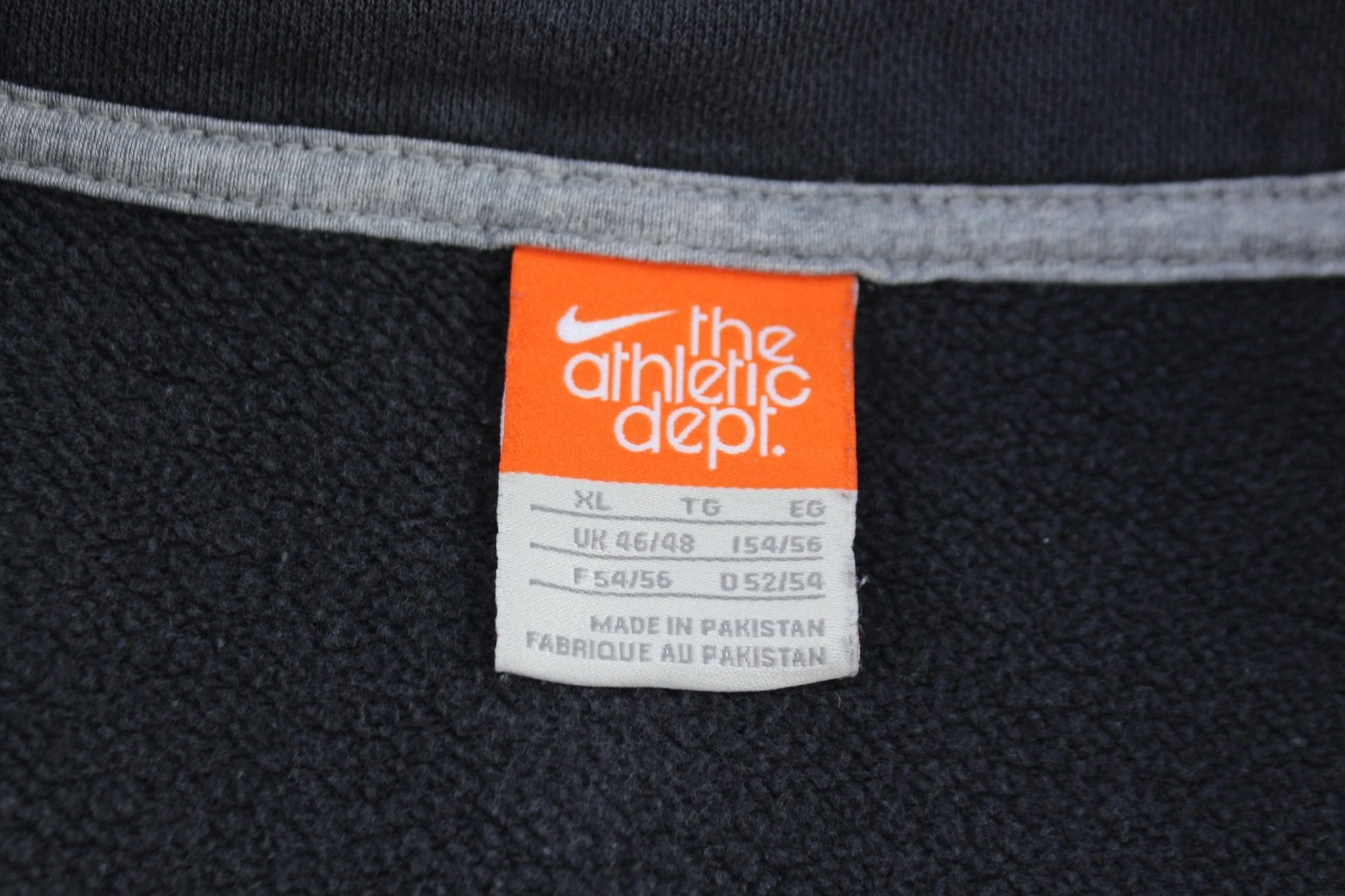 Nike Embroidered Swoosh Logo Black Zip Up Jacket - Image 3