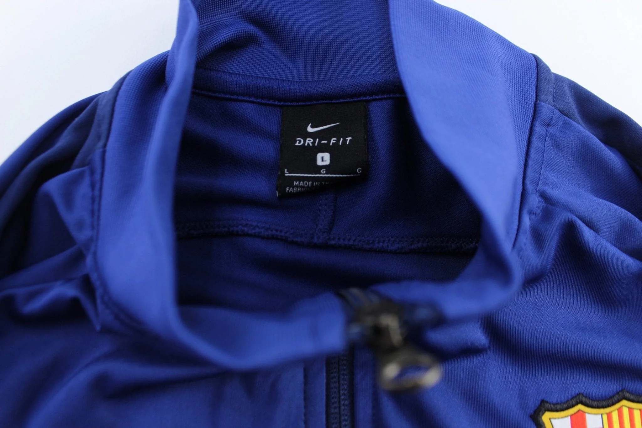 Nike Embroidered Swoosh Logo FC Barcelona Colorblock Jacket - Image 4
