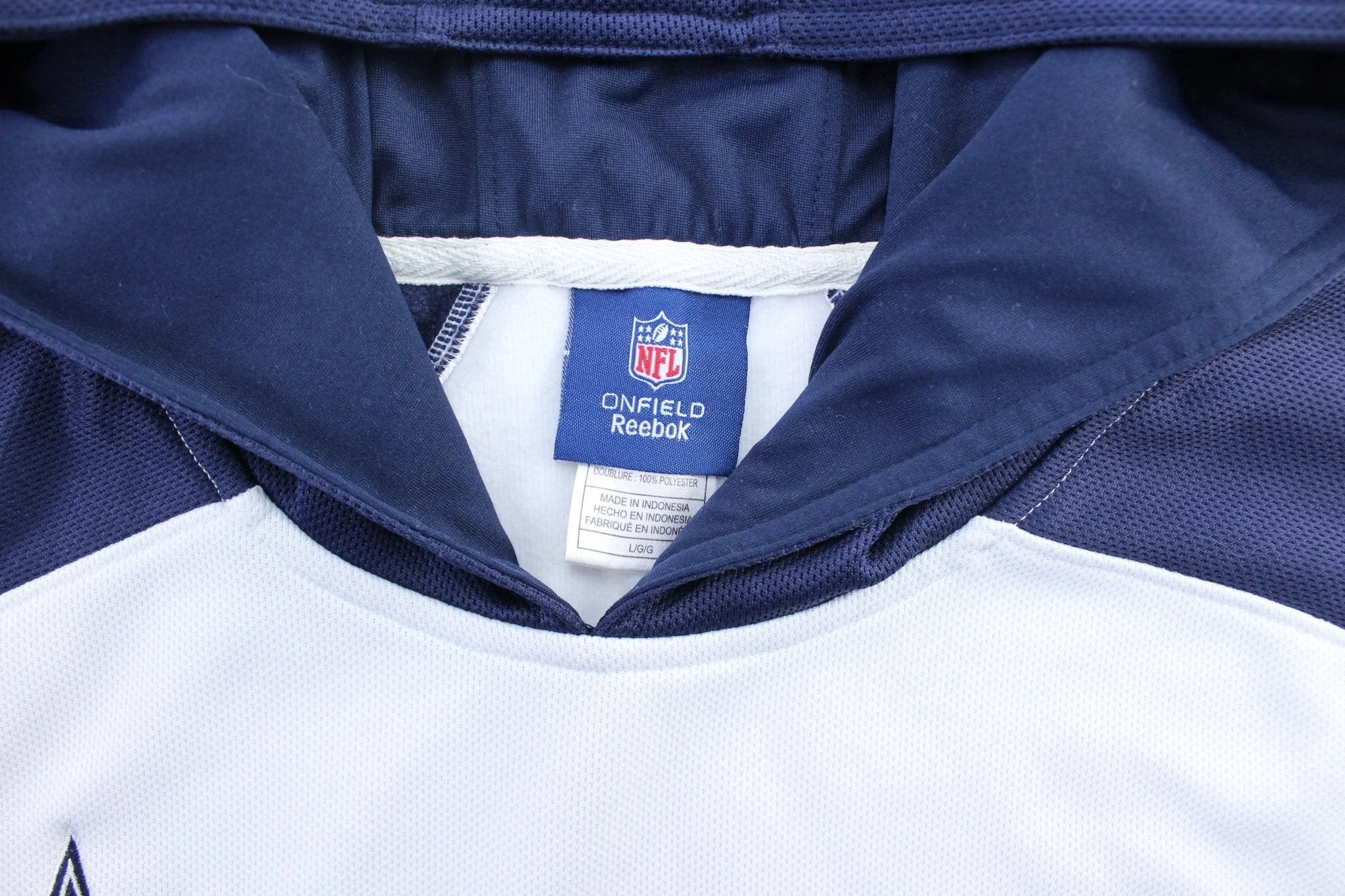 Reebok Embroidered Logo Dallas Cowboys Pullover Hoodie - Image 3