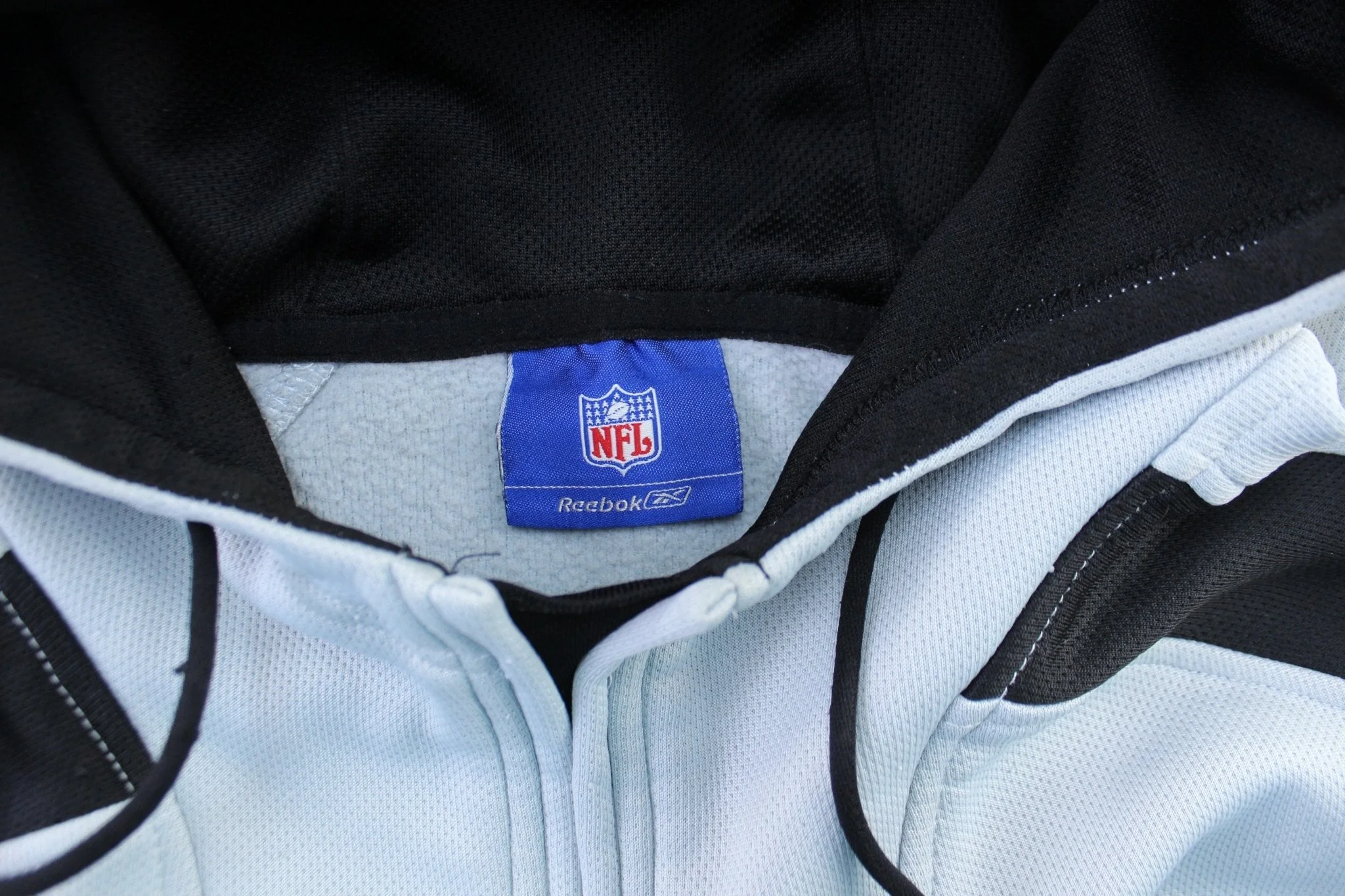 Reebok Embroidered Logo Las Vegas Raiders Pullover Jacket - Image 4