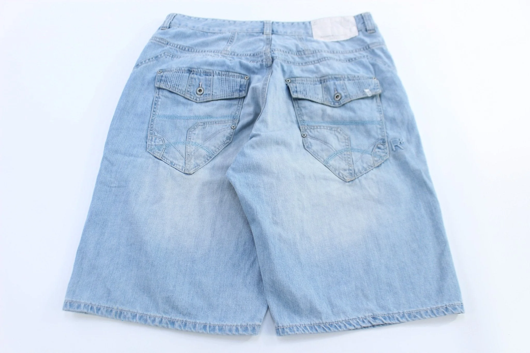 Rocawear Light Wash Denim Shorts - Image 2