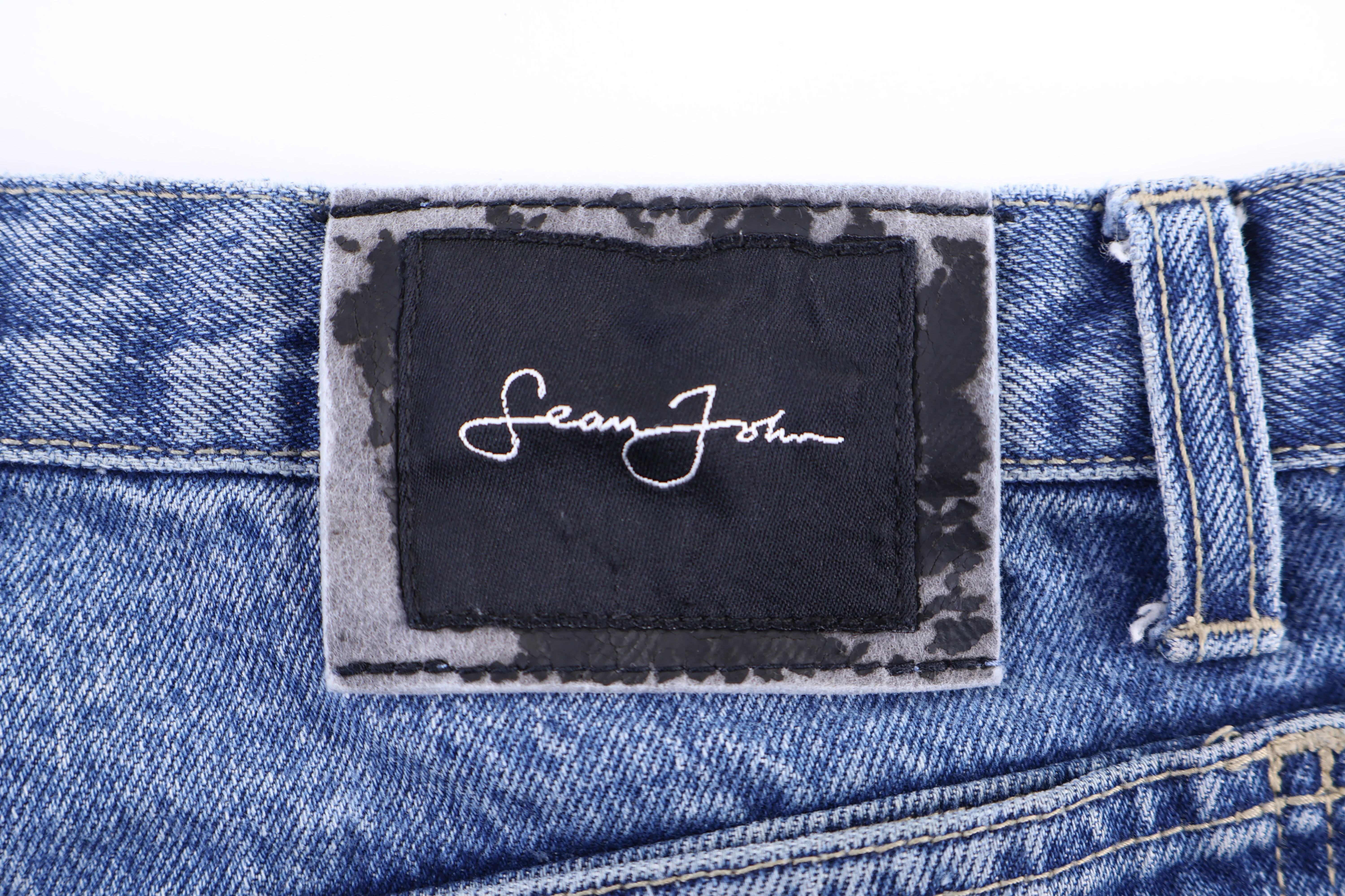 Sean John Medium Wash Denim Shorts - Image 3