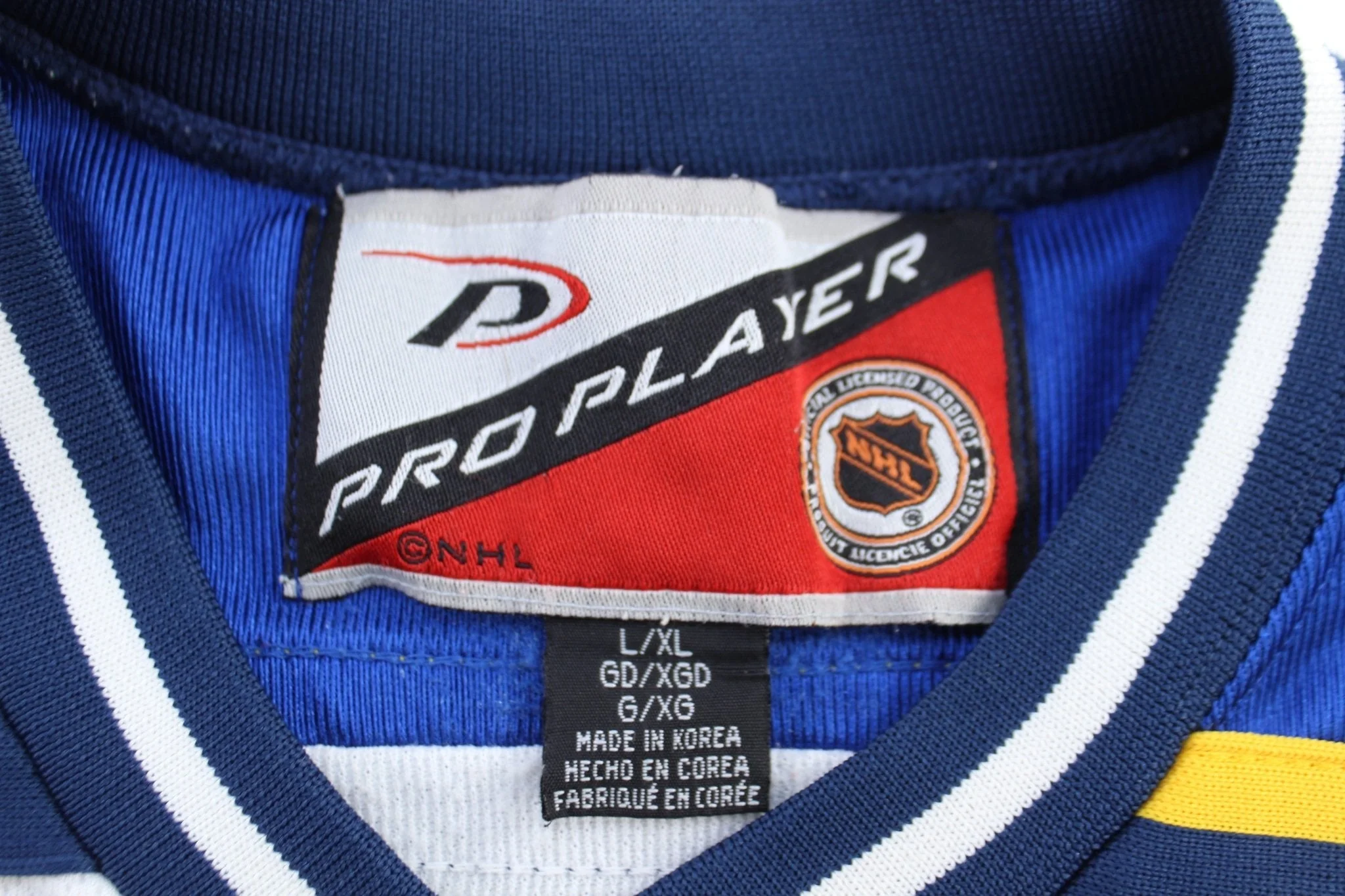 Vintage St. Louis Blues Hockey Jersey - Image 4