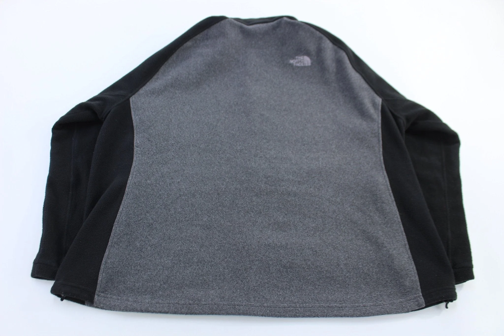 The North Face Embroidered Logo Grey & Black Fleece Jacket - Image 2