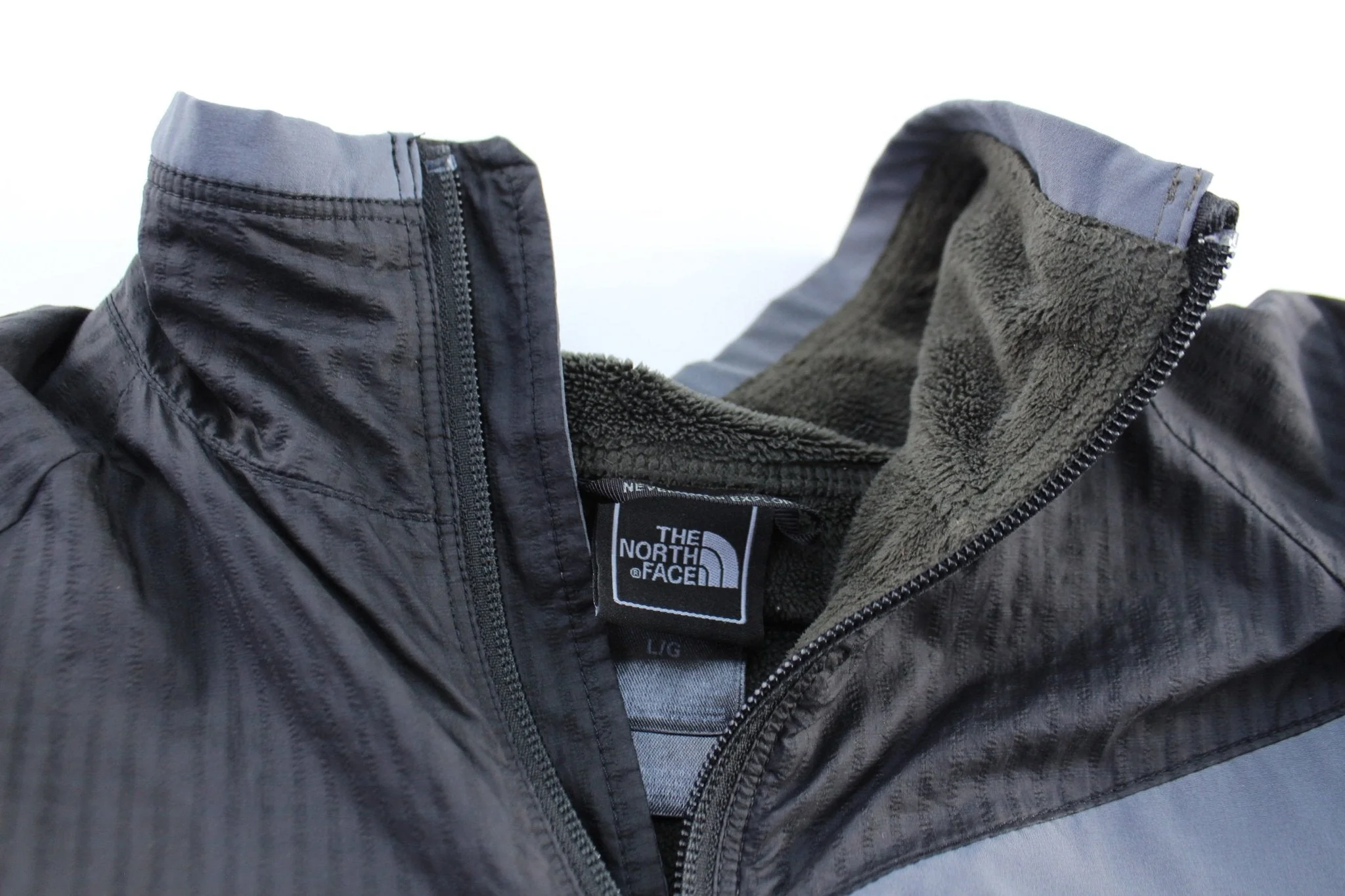 The North Face Embroidered Logo Grey & Black Zip Up Jacket - Image 4
