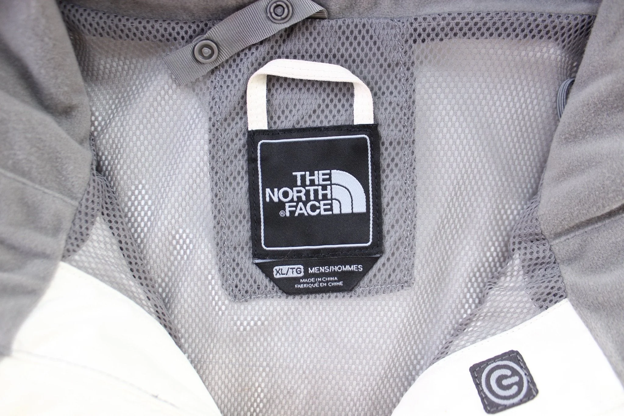 The North Face Embroidered Logo White, Grey & Red Zip Up Jacket - Image 3