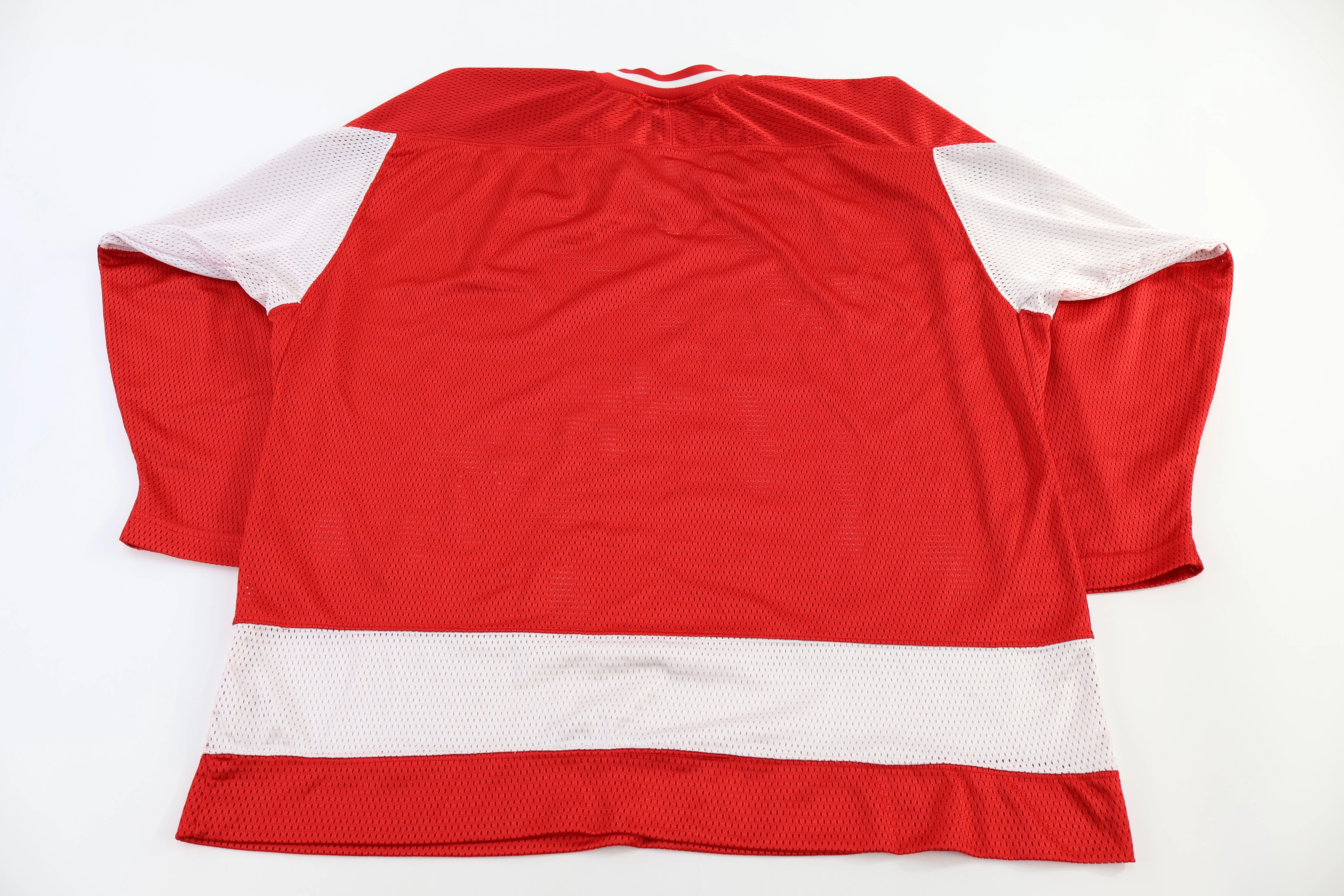 Vintage Adidas Wisconsin University Hockey Jersey - Image 2