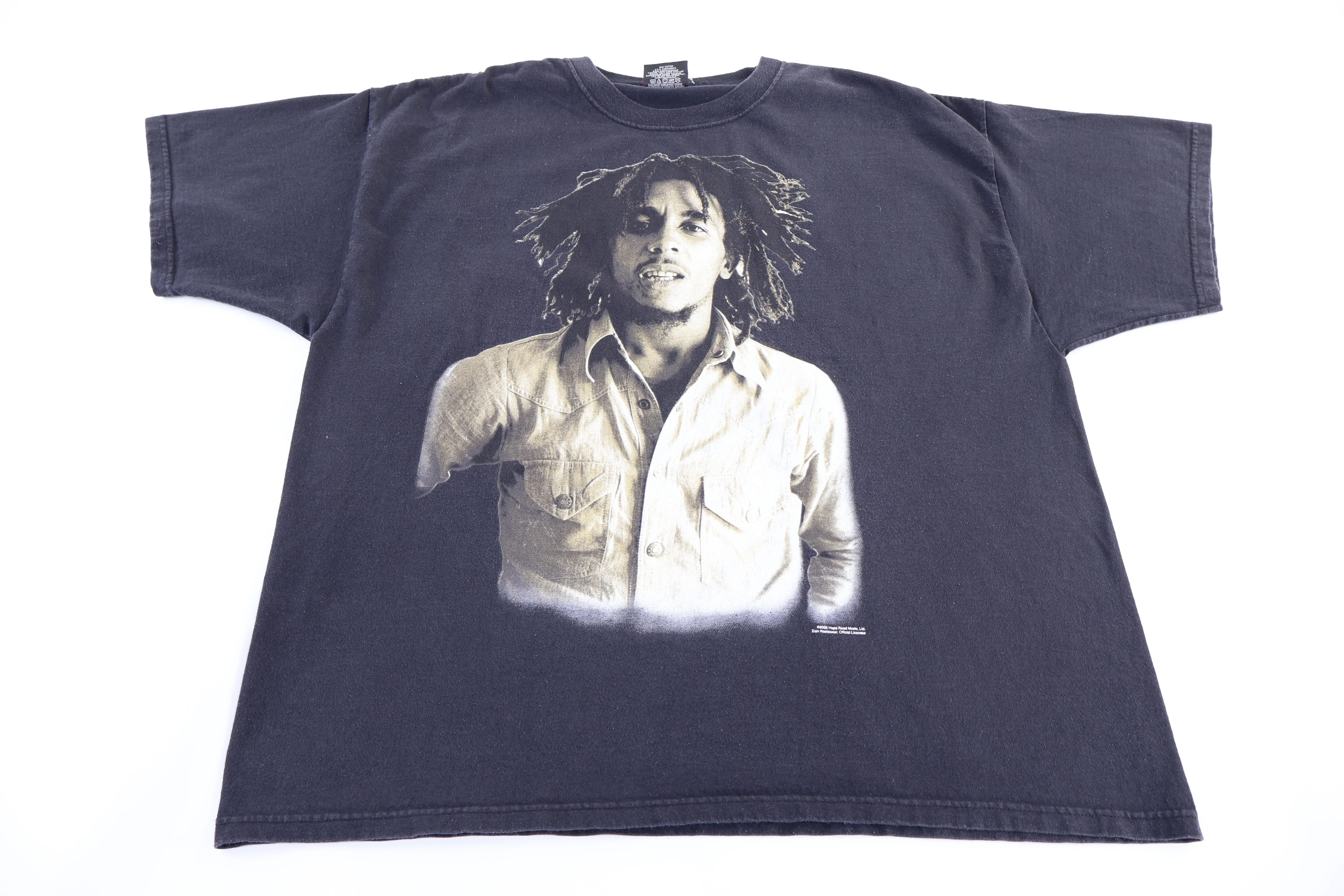 Vintage Bob Marley Graphic T-shirt - Image 2