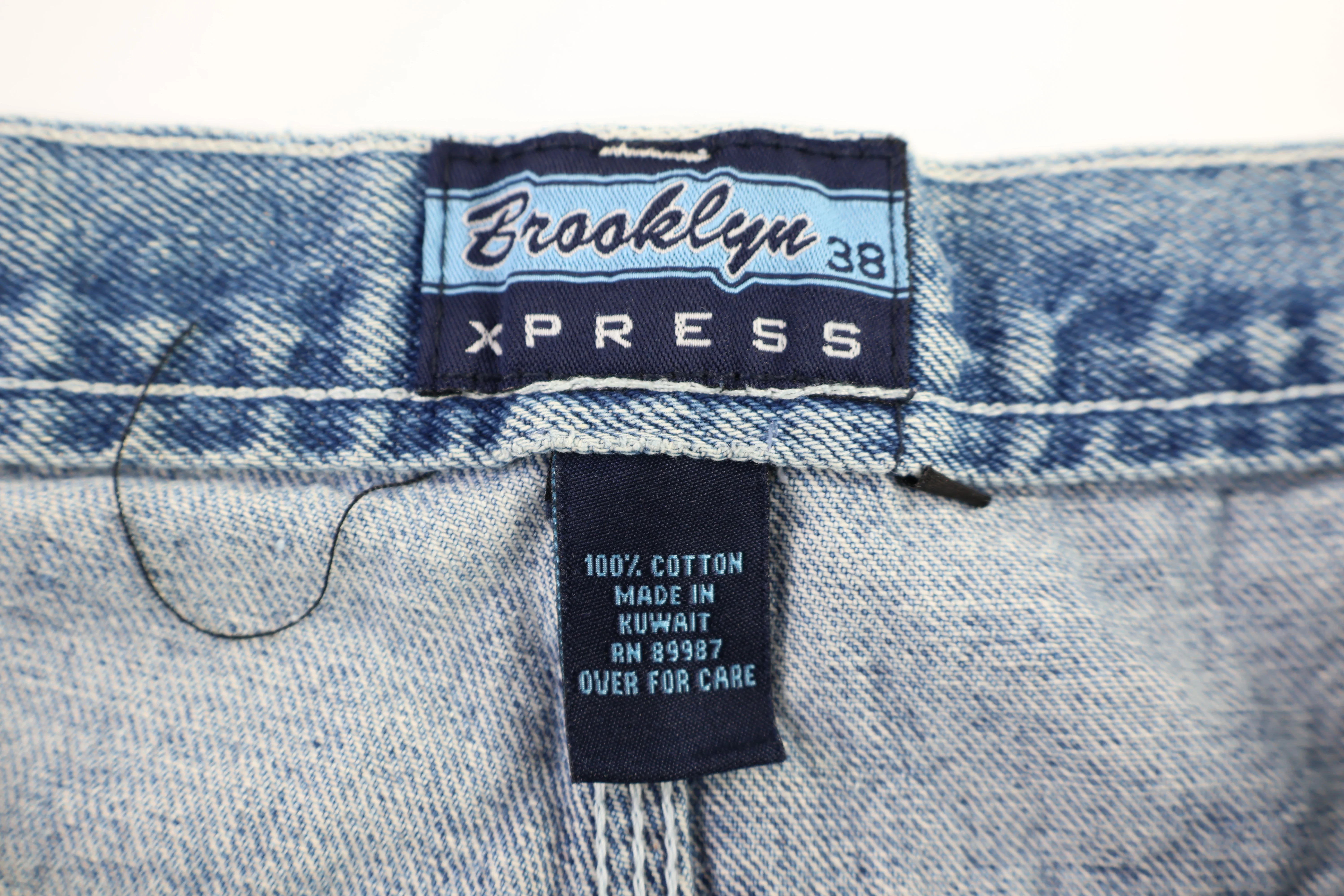 Vintage Brooklyn Xpress Light Wash Denim Jeans - Image 4
