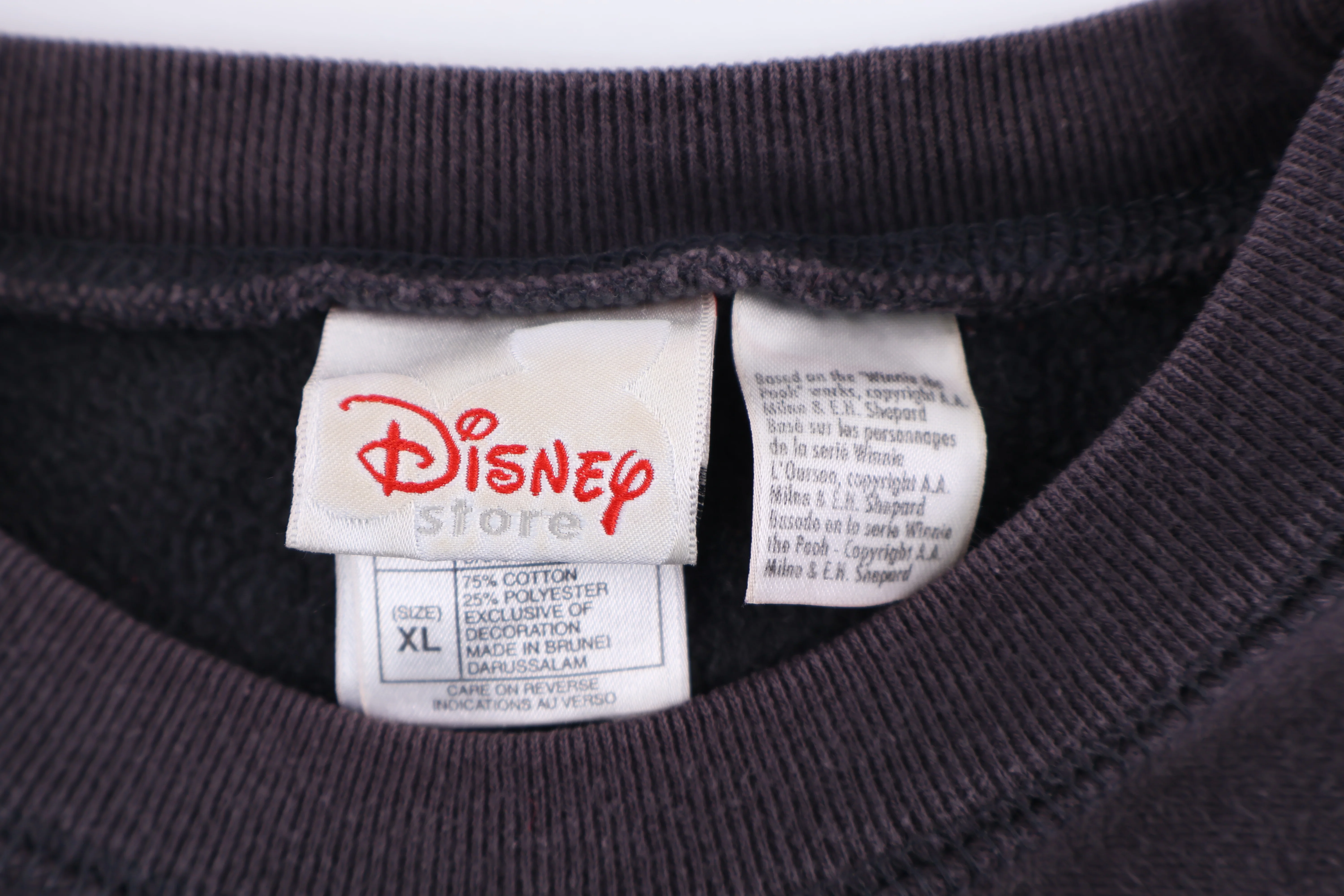Vintage Disney Store Tigger Graphic Sweatshirt - Image 3