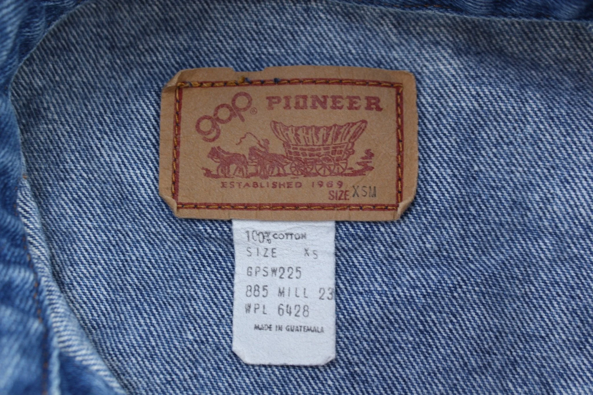 Vintage GAP Dark Wash Denim Jacket - Image 3