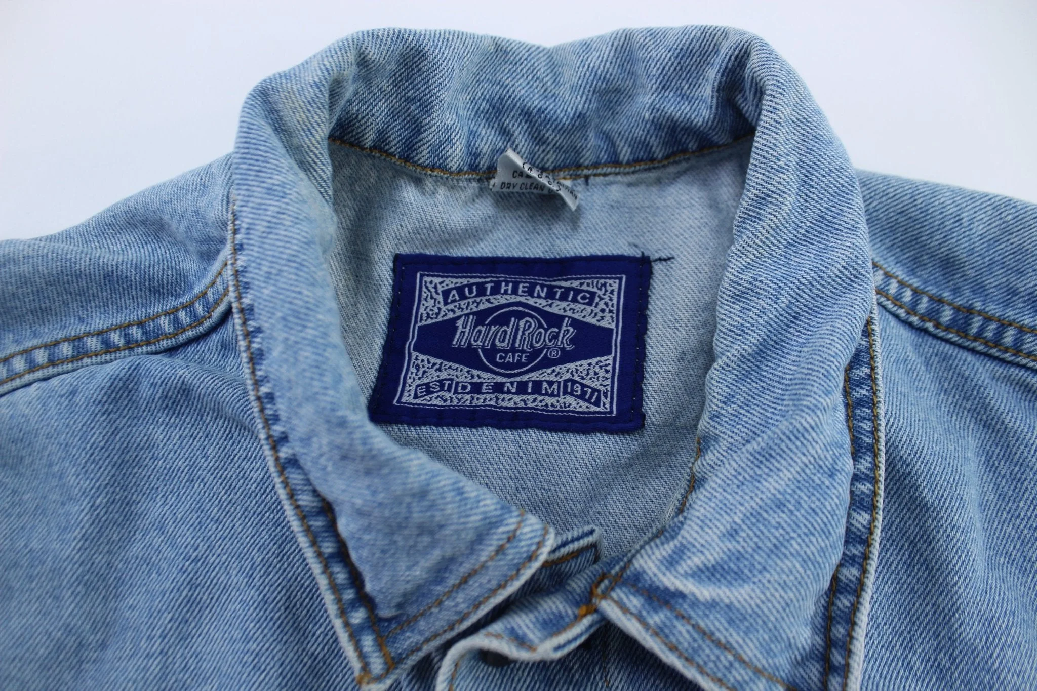 Vintage Hard Rock Cafe Embroidered Niagara Falls Denim Jacket - Image 3