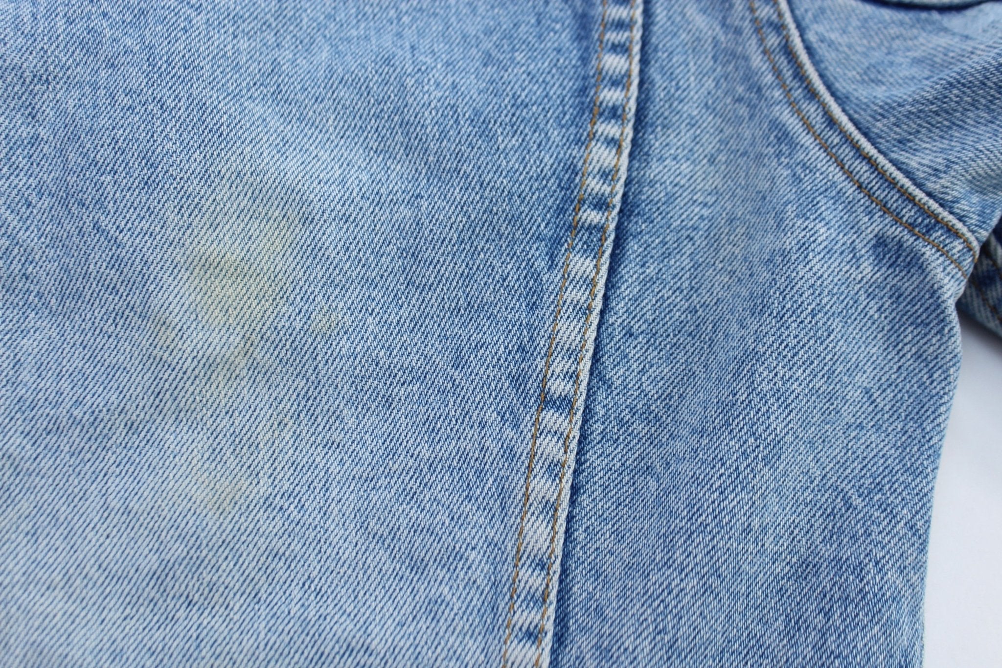Vintage Levi's Light Wash Denim Jacket - Image 3