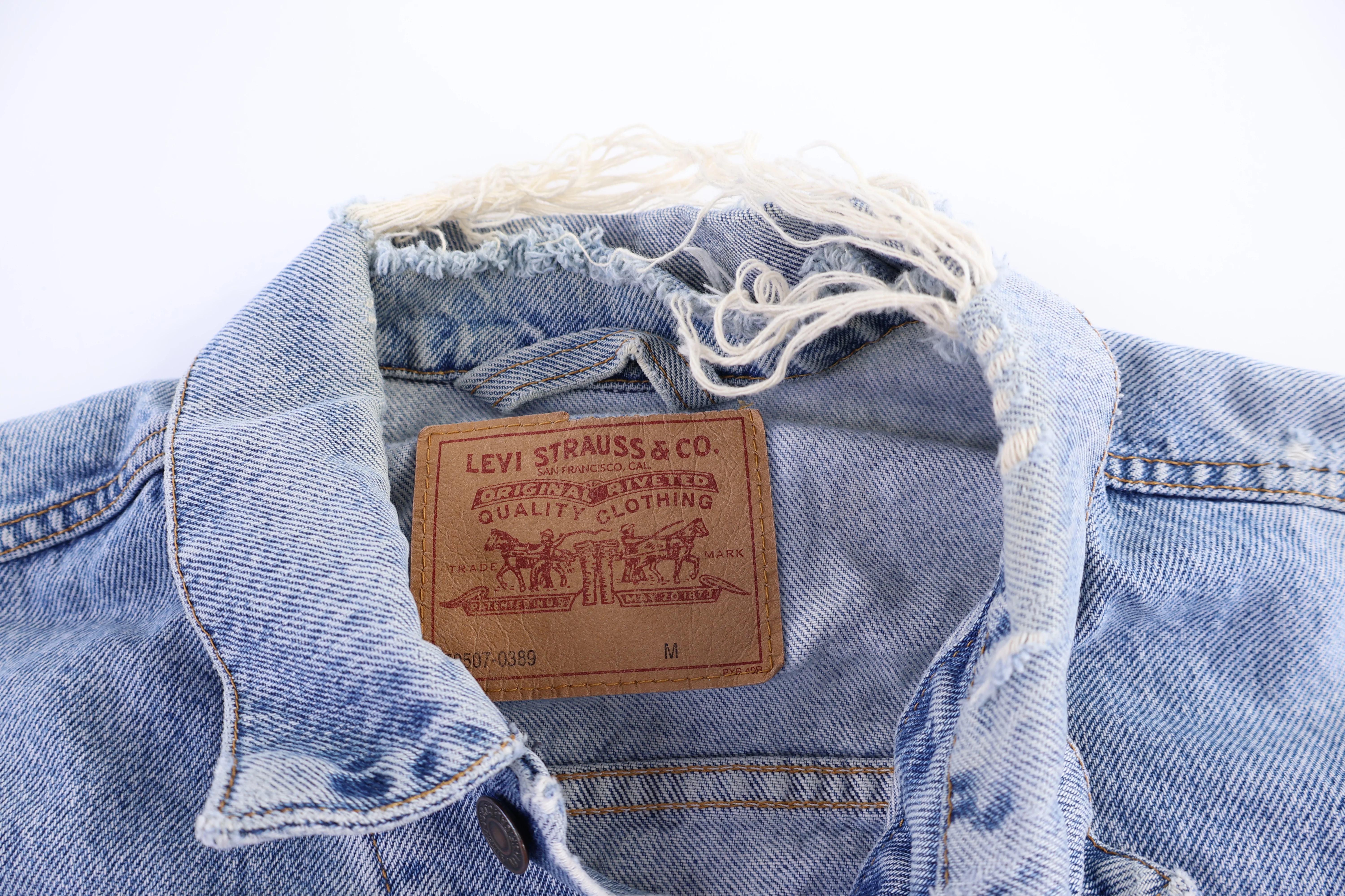 Vintage Levi's Light Wash Denim Jacket - Image 4