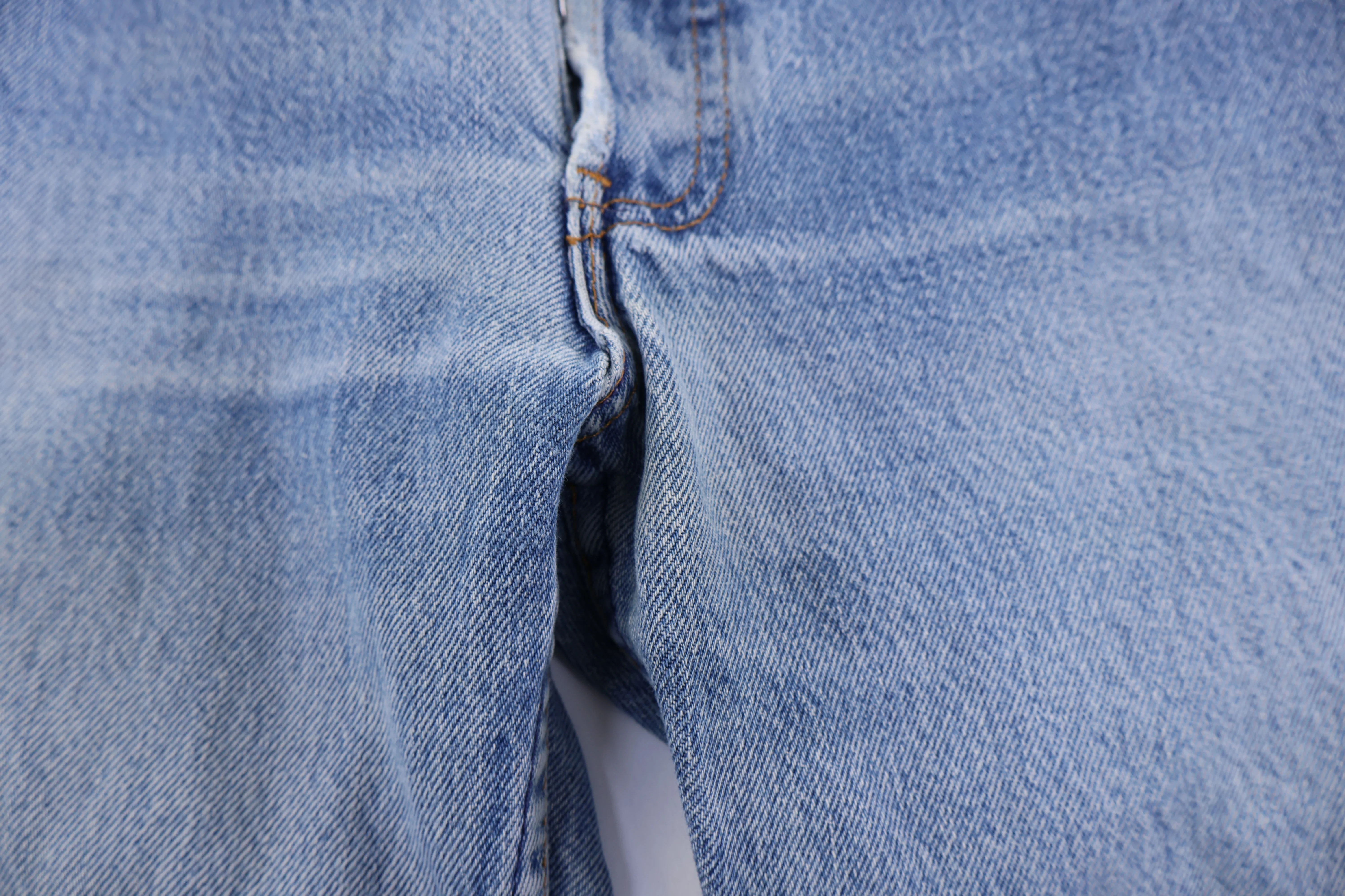 Vintage Levi's Medium Wash Denim Jeans - Image 3