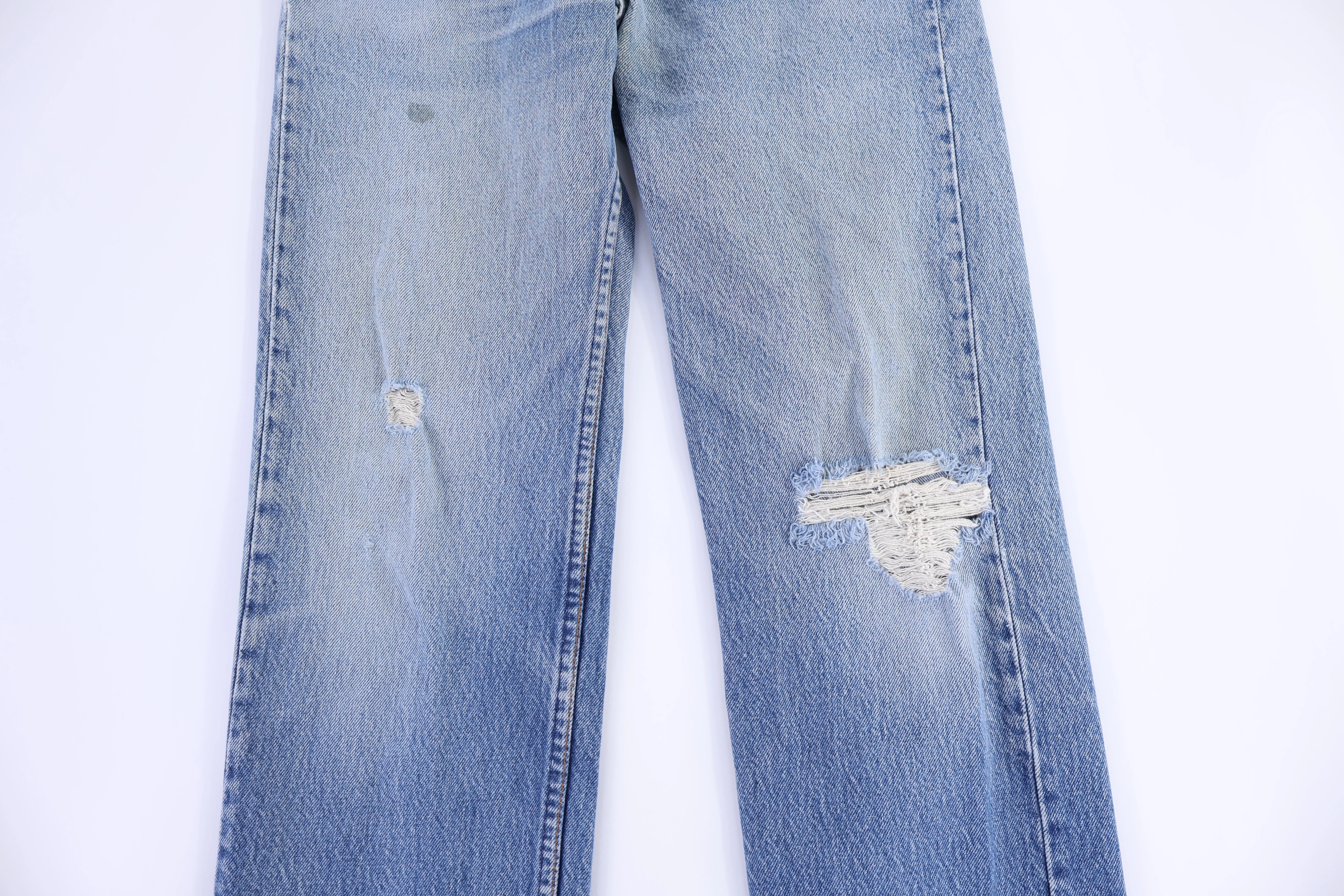 Vintage Levi's Medium Wash Denim Jeans - Image 4