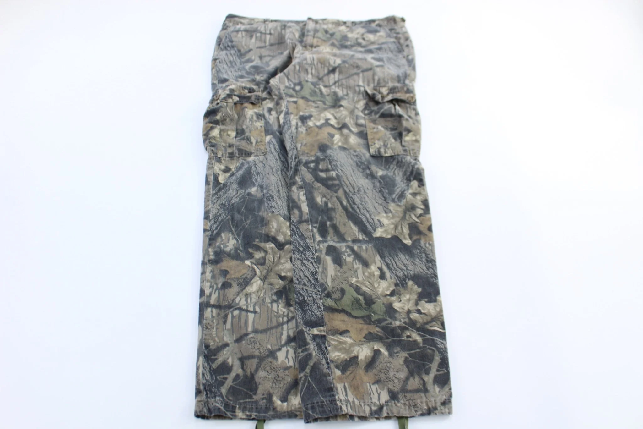 Vintage Mossy Oak Camo Cargo Pants