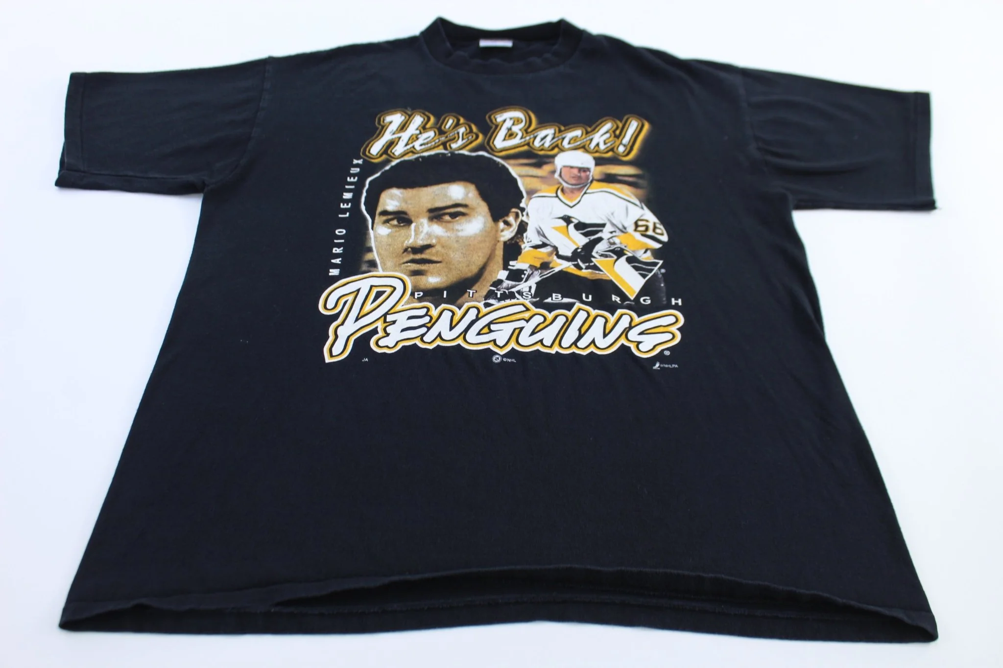 Vintage Pittsburgh Penguins Hockey Mario Lemieux Graphic T-Shirt