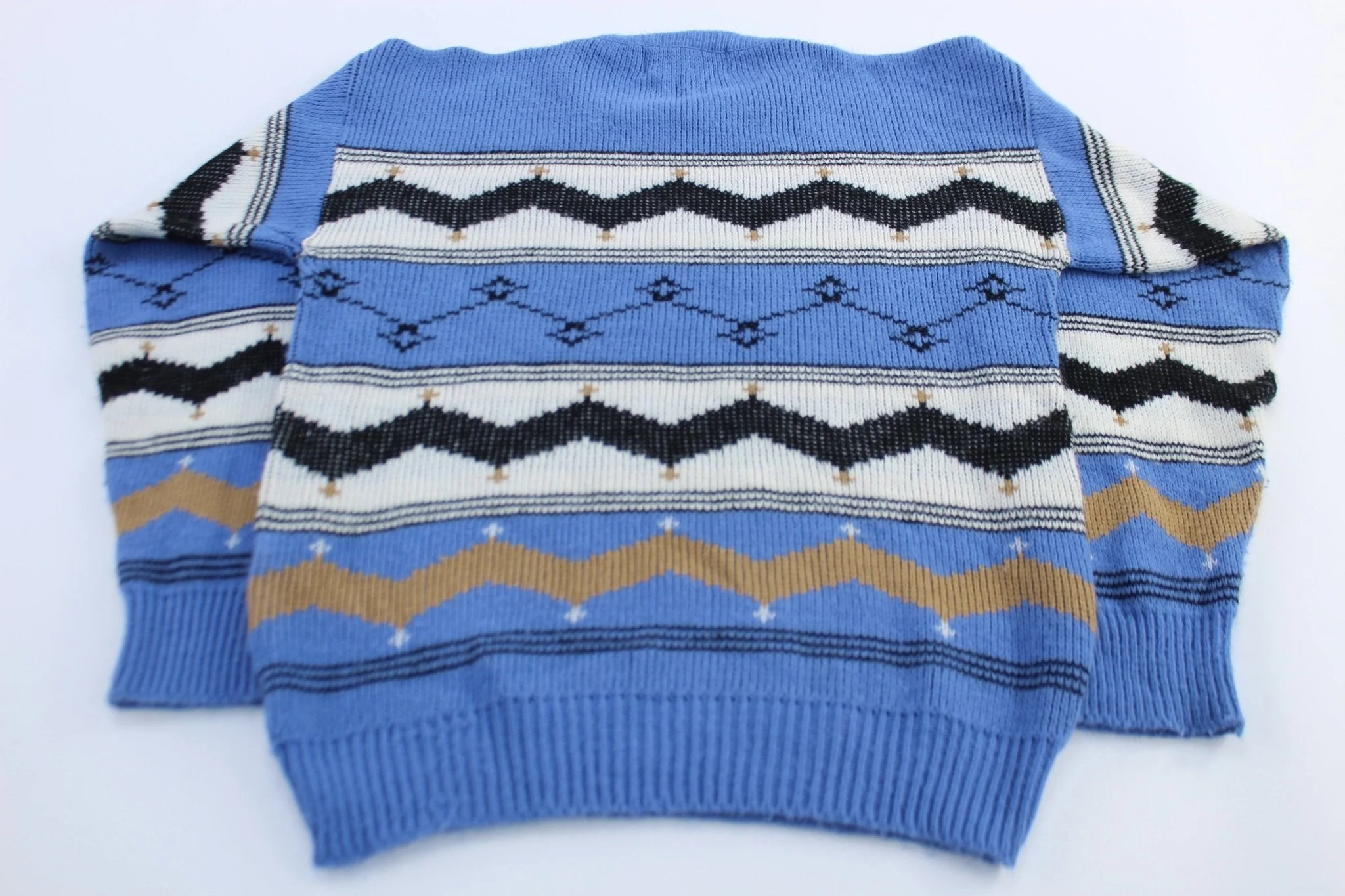 Vintage Sweater Graphix Patterned Sweater - Image 2