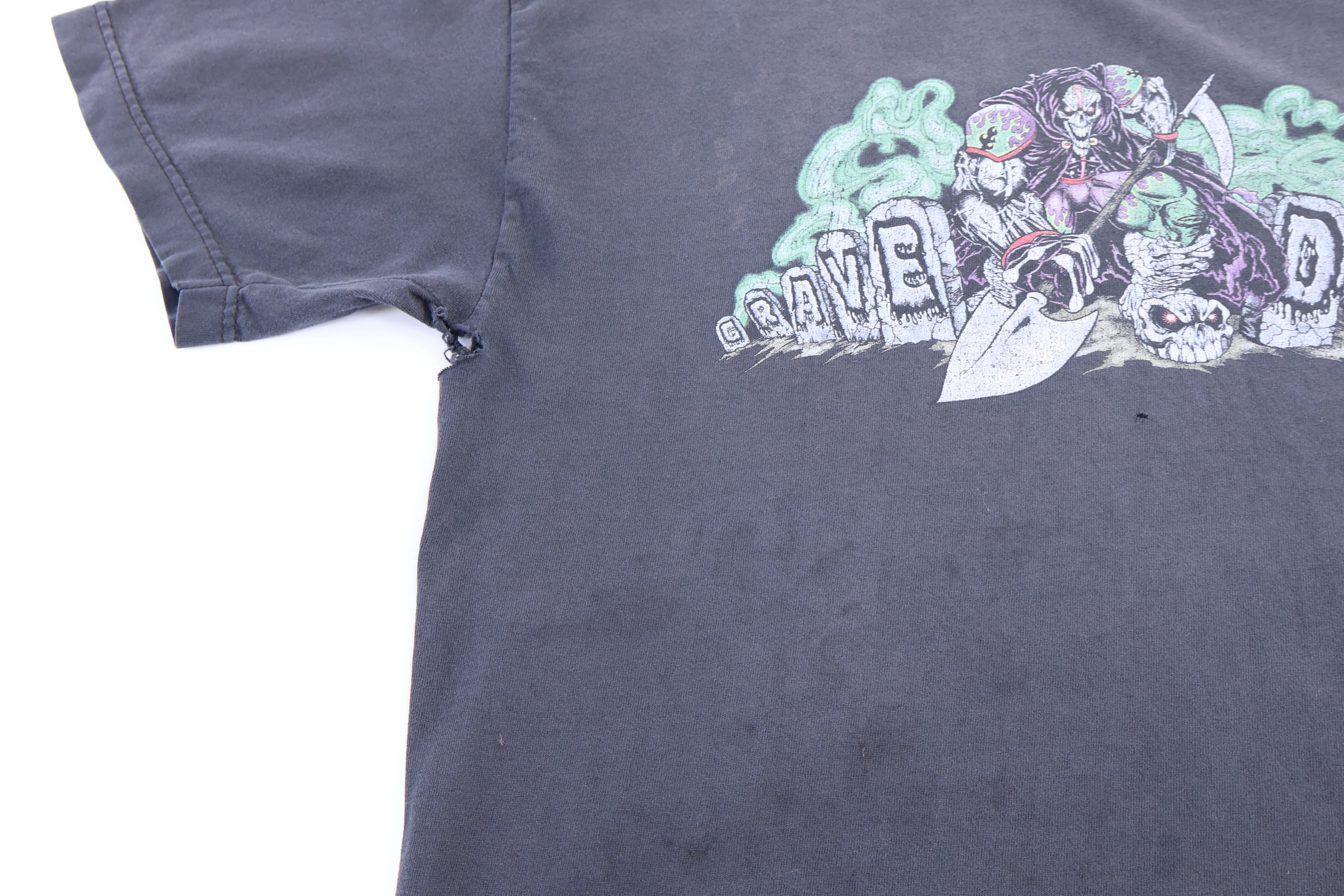 Vintage The Grave Digger Graphic T-shirt - Image 3