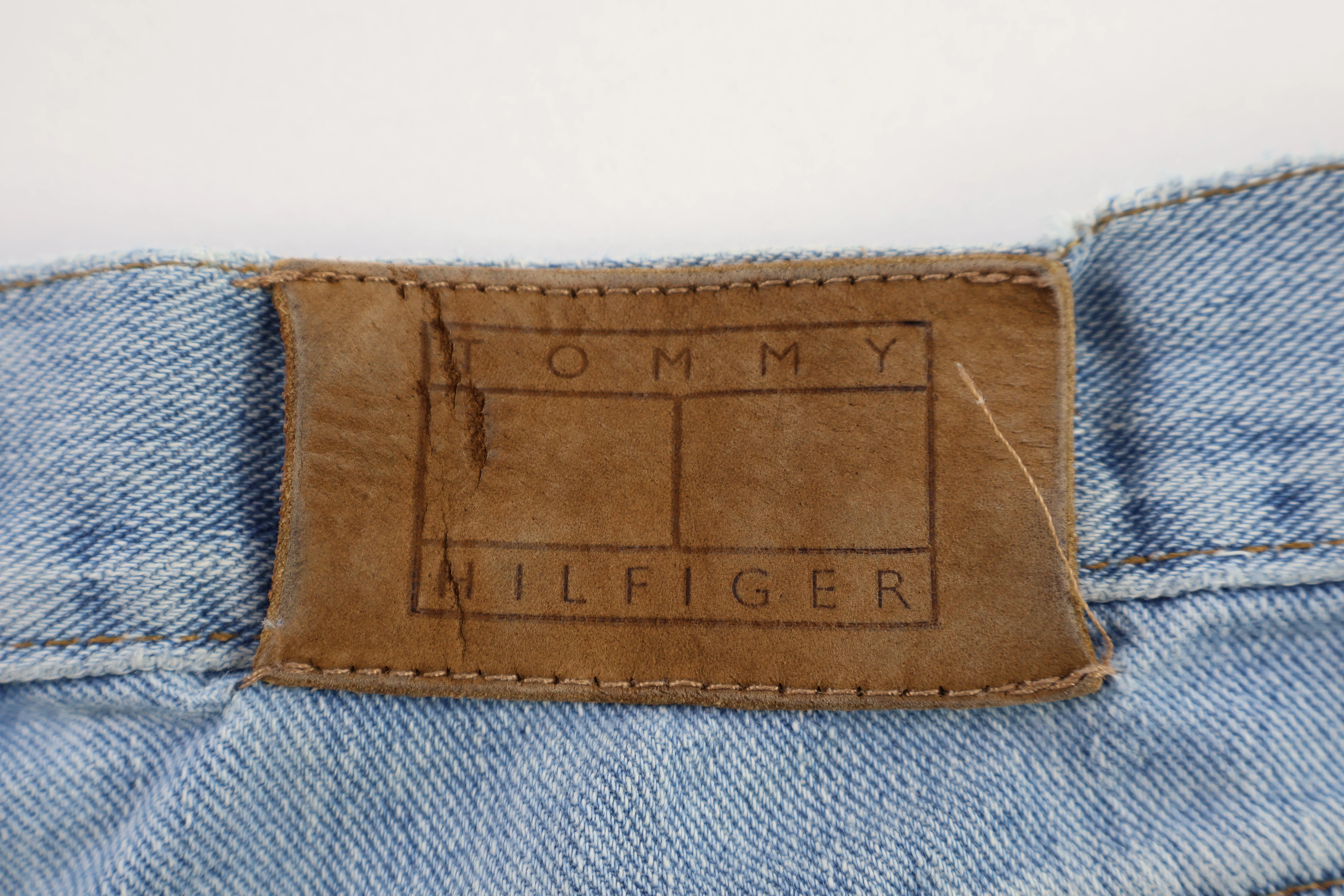 Vintage Tommy Hilfiger Light Wash Denim Jeans - Image 3