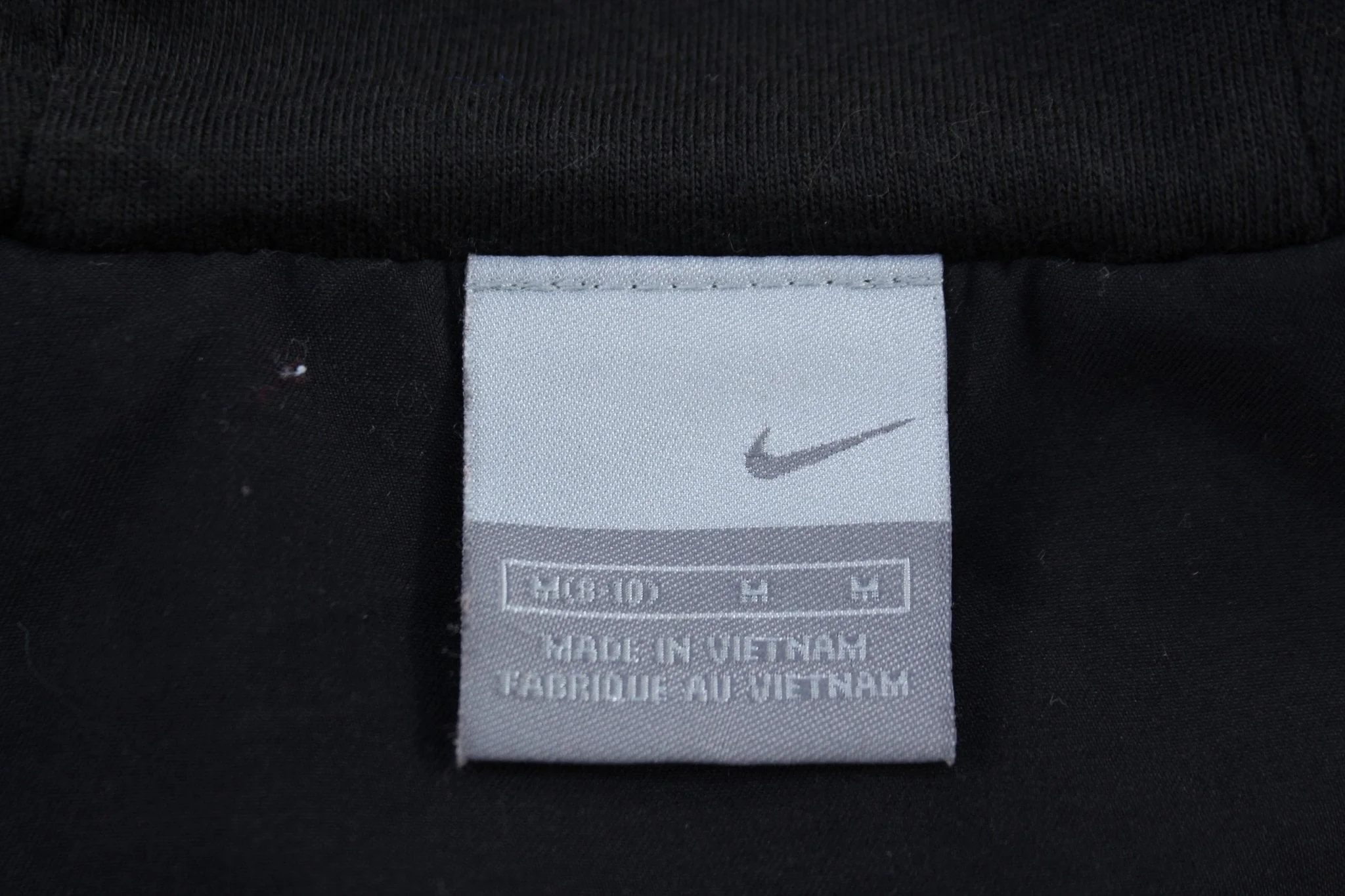 Vintage Women's Nike Embroidered Full Zip Jacket - Image 3