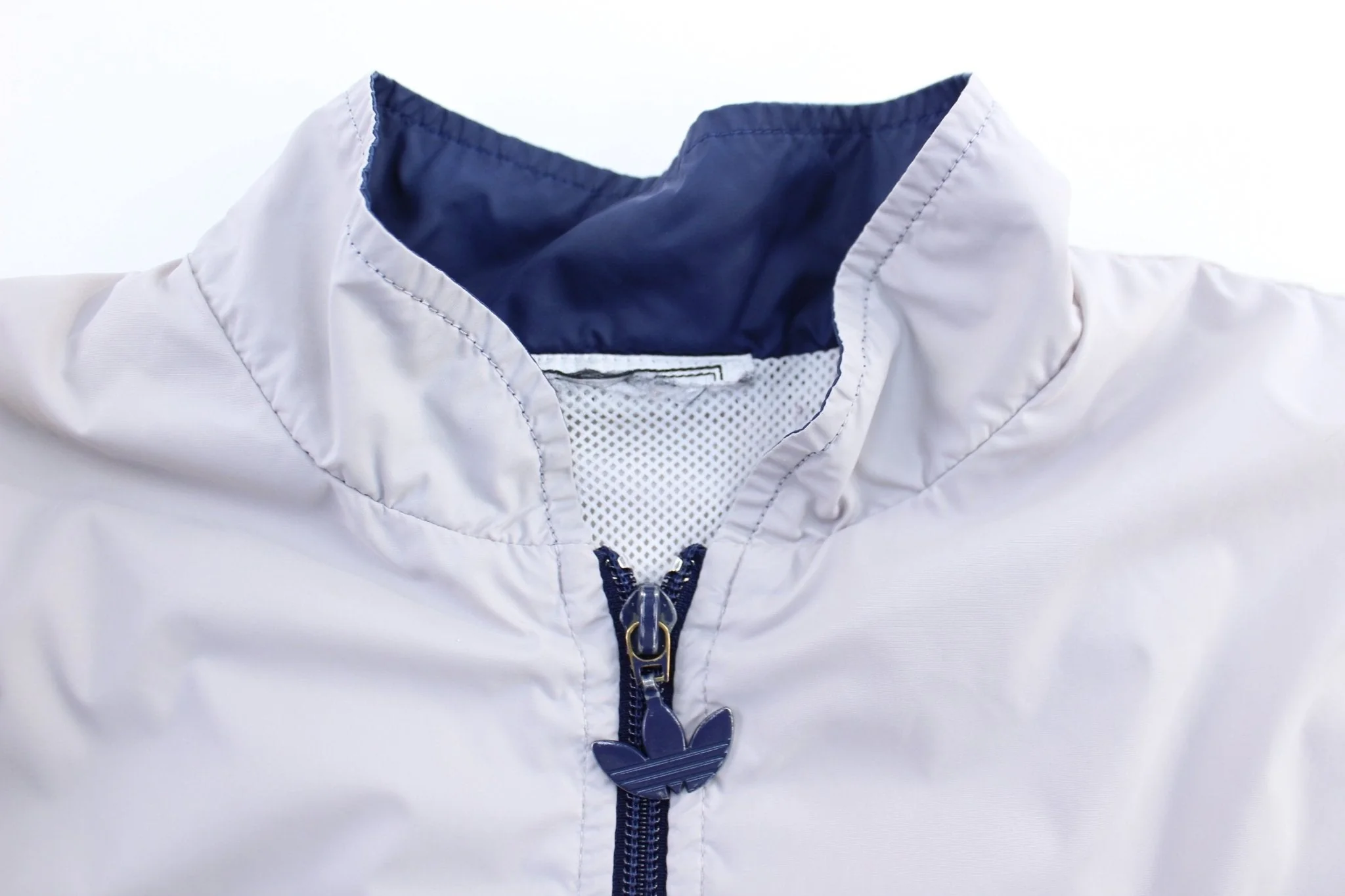 Women's 90's Adidas Trefoil Light Grey & Blue Striped Zip Up Jacket - Image 3