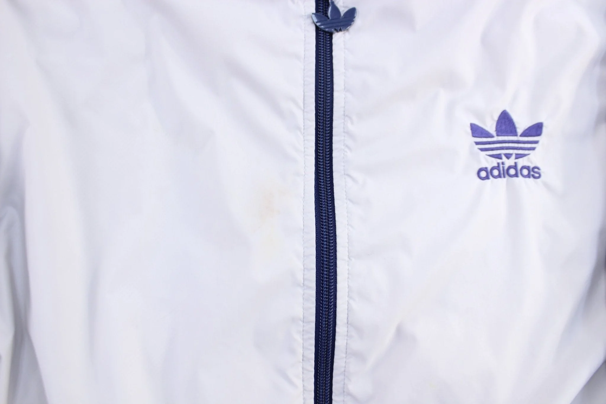 Women's 90's Adidas Trefoil Light Grey & Blue Striped Zip Up Jacket - Image 4