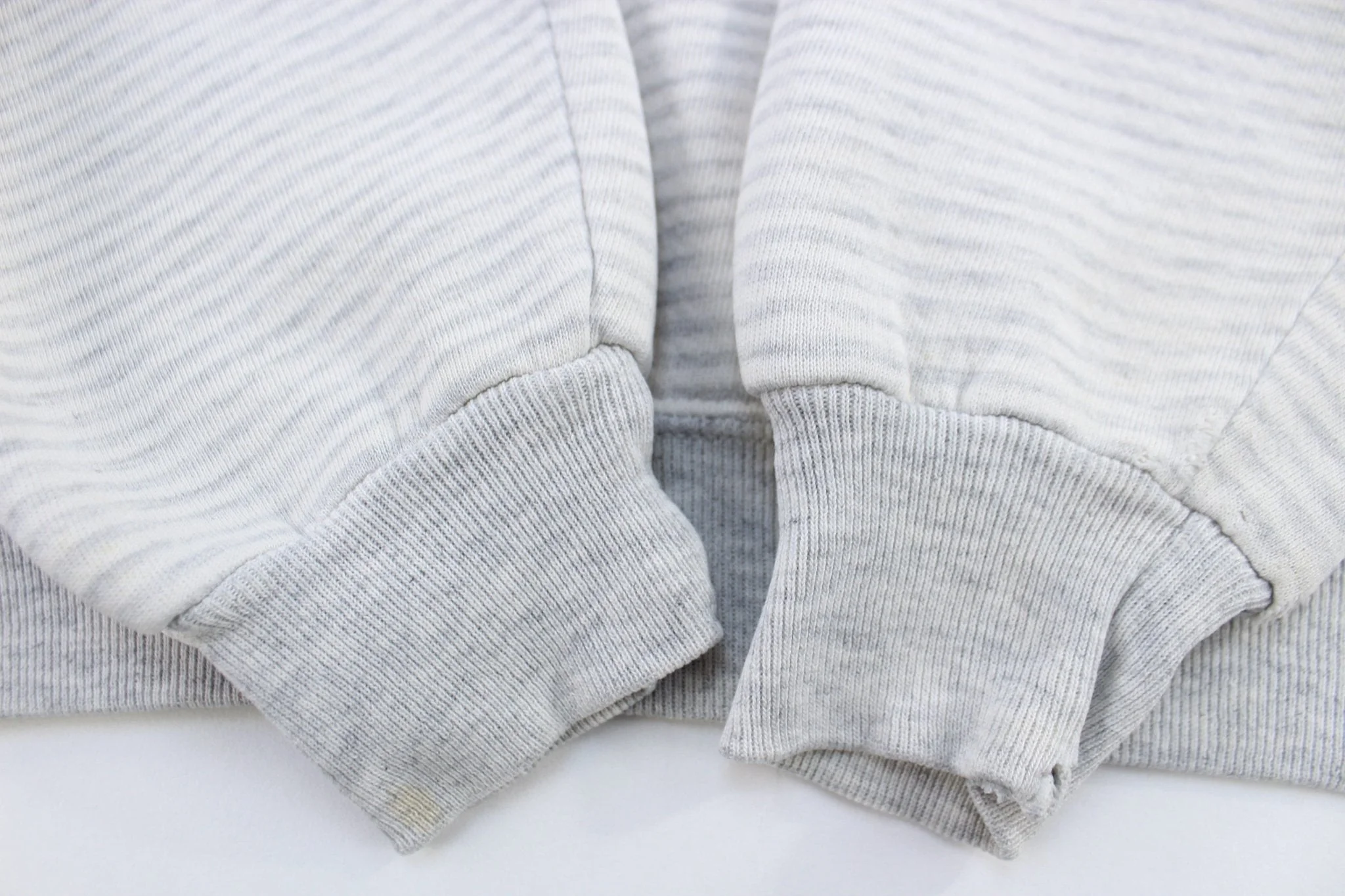 Women's 90's Guess It Goes First Class Sweatshirt - Image 4