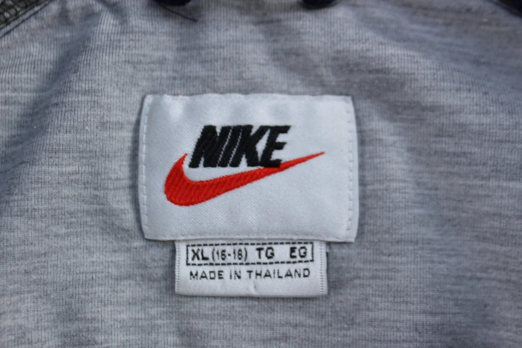 Women's 90's Nike Embroidered Logo Green & Blue Jacket - Image 3