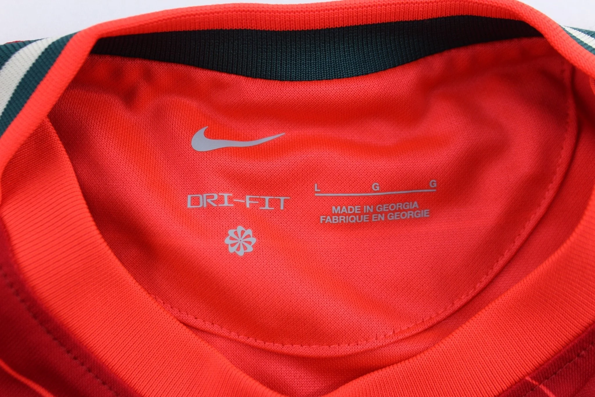 Women's Nike Embroidered Logo Liverpool Red Soccer Jersey - Image 3