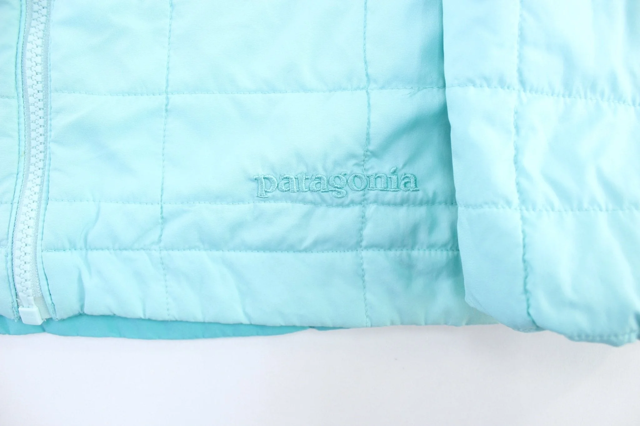 Women's Patagonia Embroidered Logo Blue Reversible Jacket - Image 6