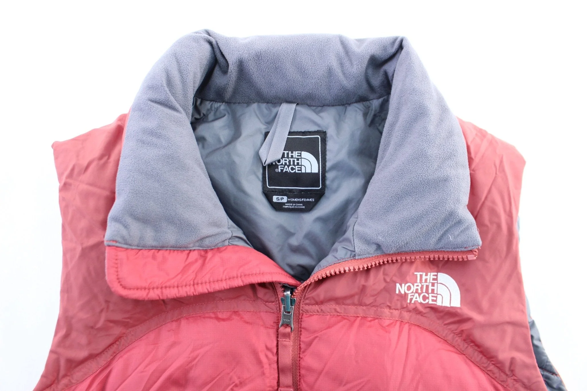 Women's The North Face 700 Embroidered Logo Red/Pink Puffer Vest - Image 3