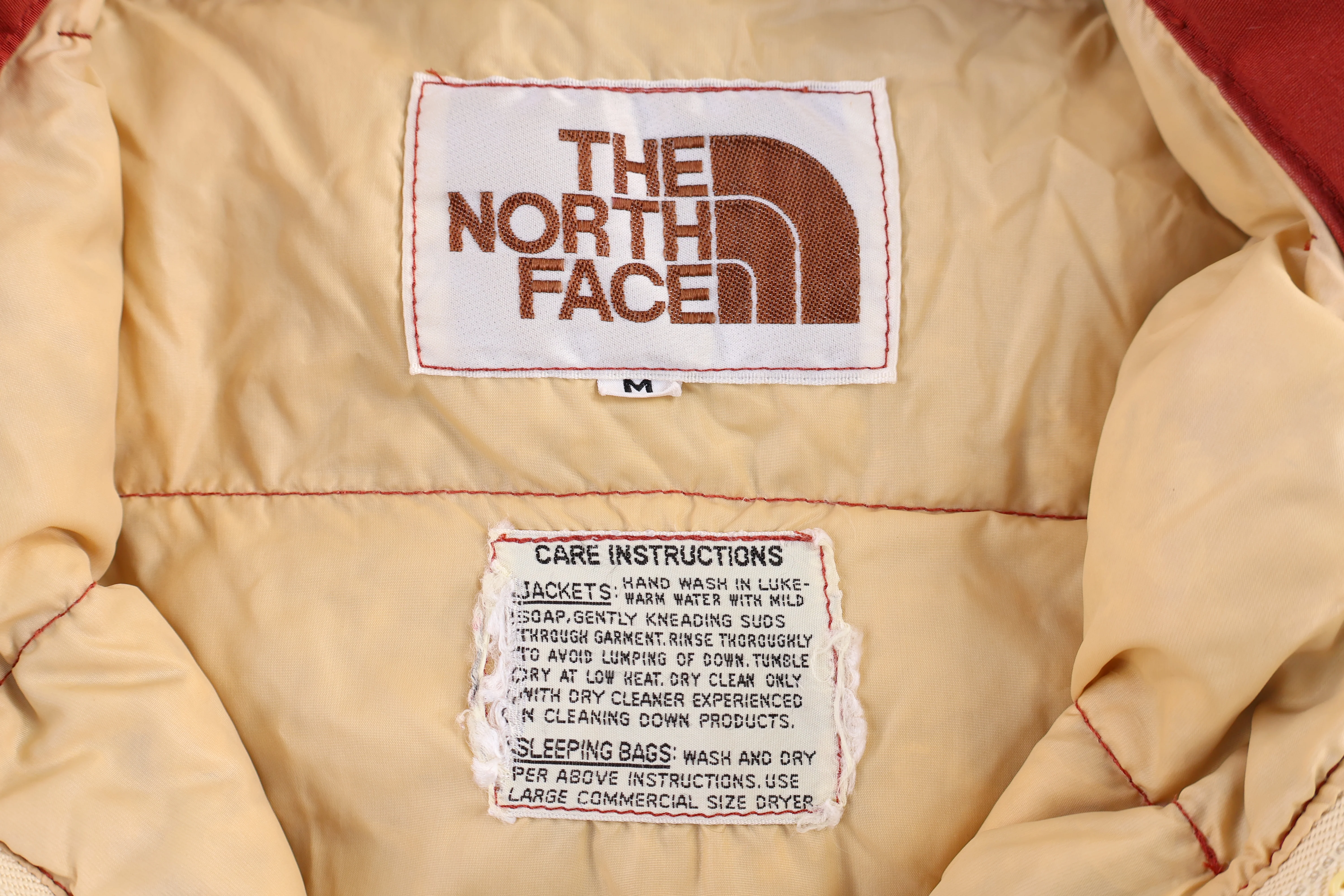 90’s Women's The North Face Embroidered Logo Puffer Jacket - Image 4
