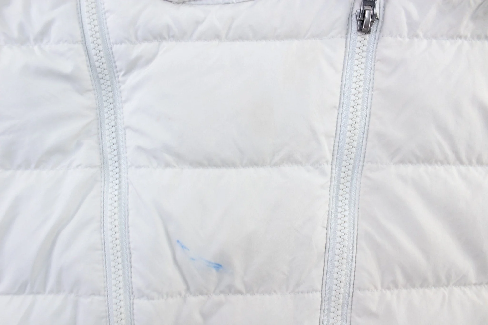 Women's The North Face Embroidered Logo White Zip Up Vest - Image 3