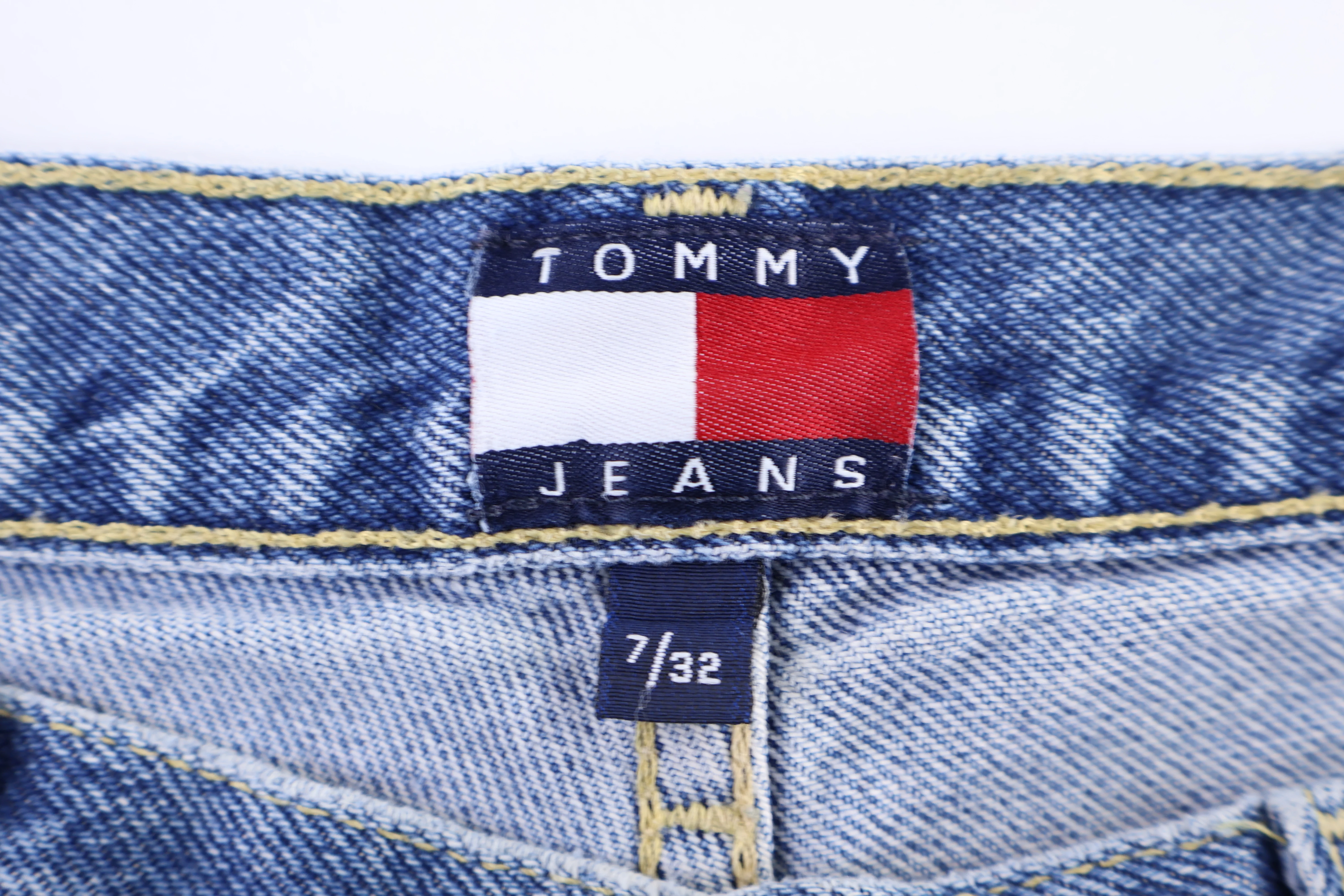 Women's Tommy Hilfiger Light Wash Denim Jeans - Image 4