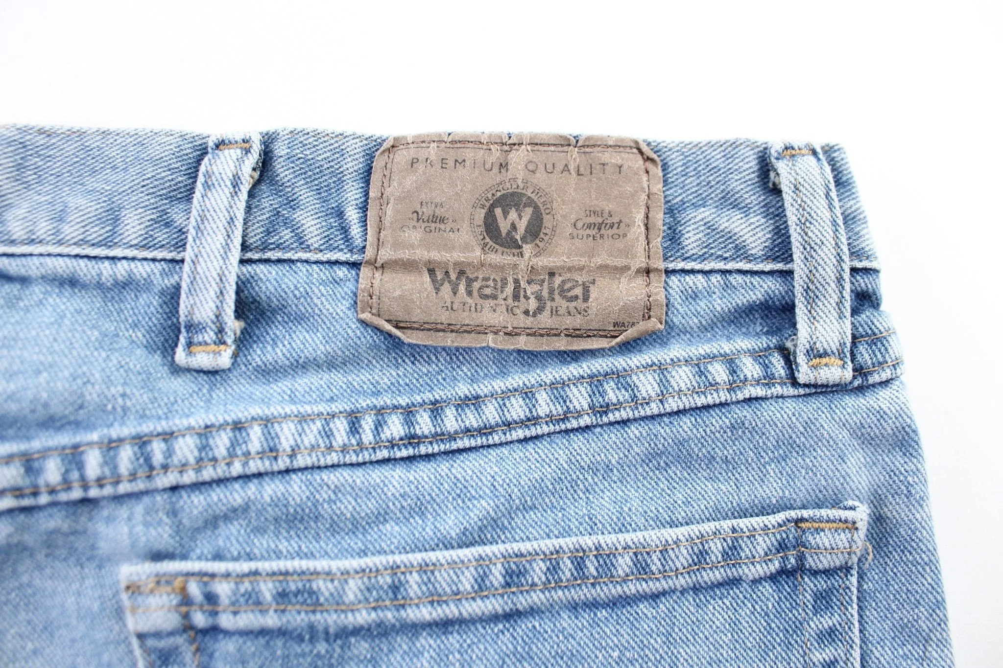 Wrangler Light Wash Denim Shorts - Image 4