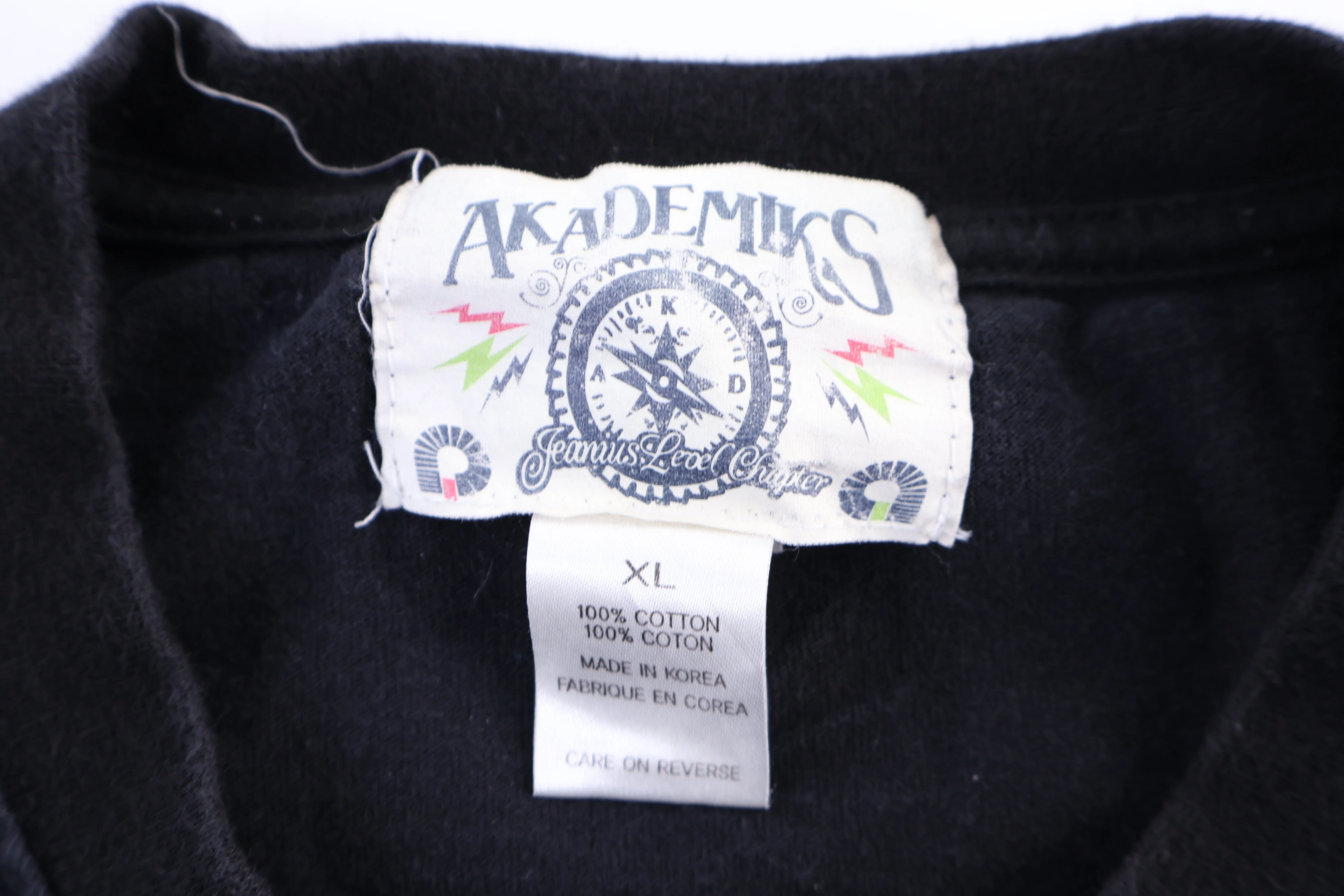 Y2K Akademiks T-shirt - Image 4