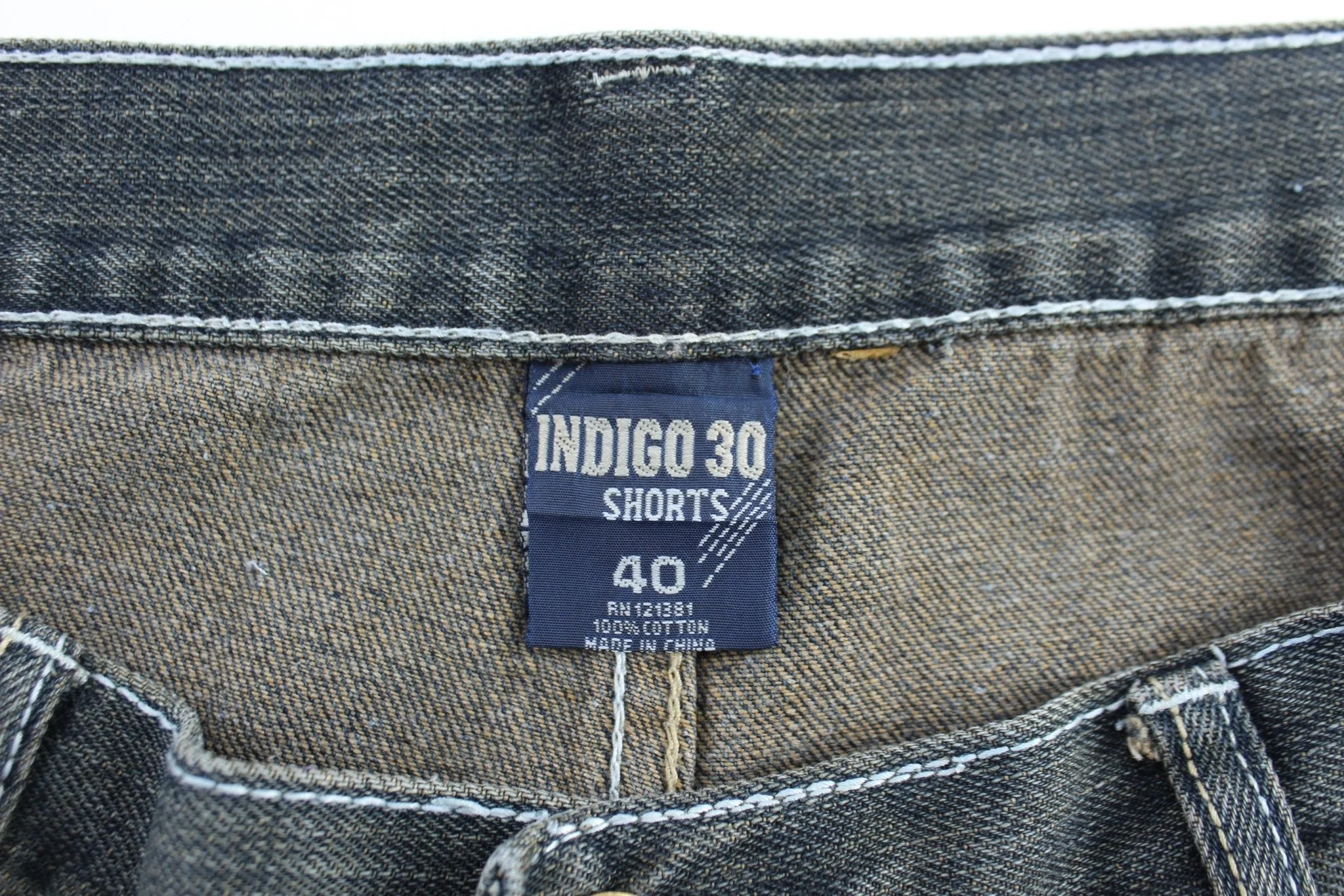 Y2K Indigo 30 Denim Shorts - Image 3