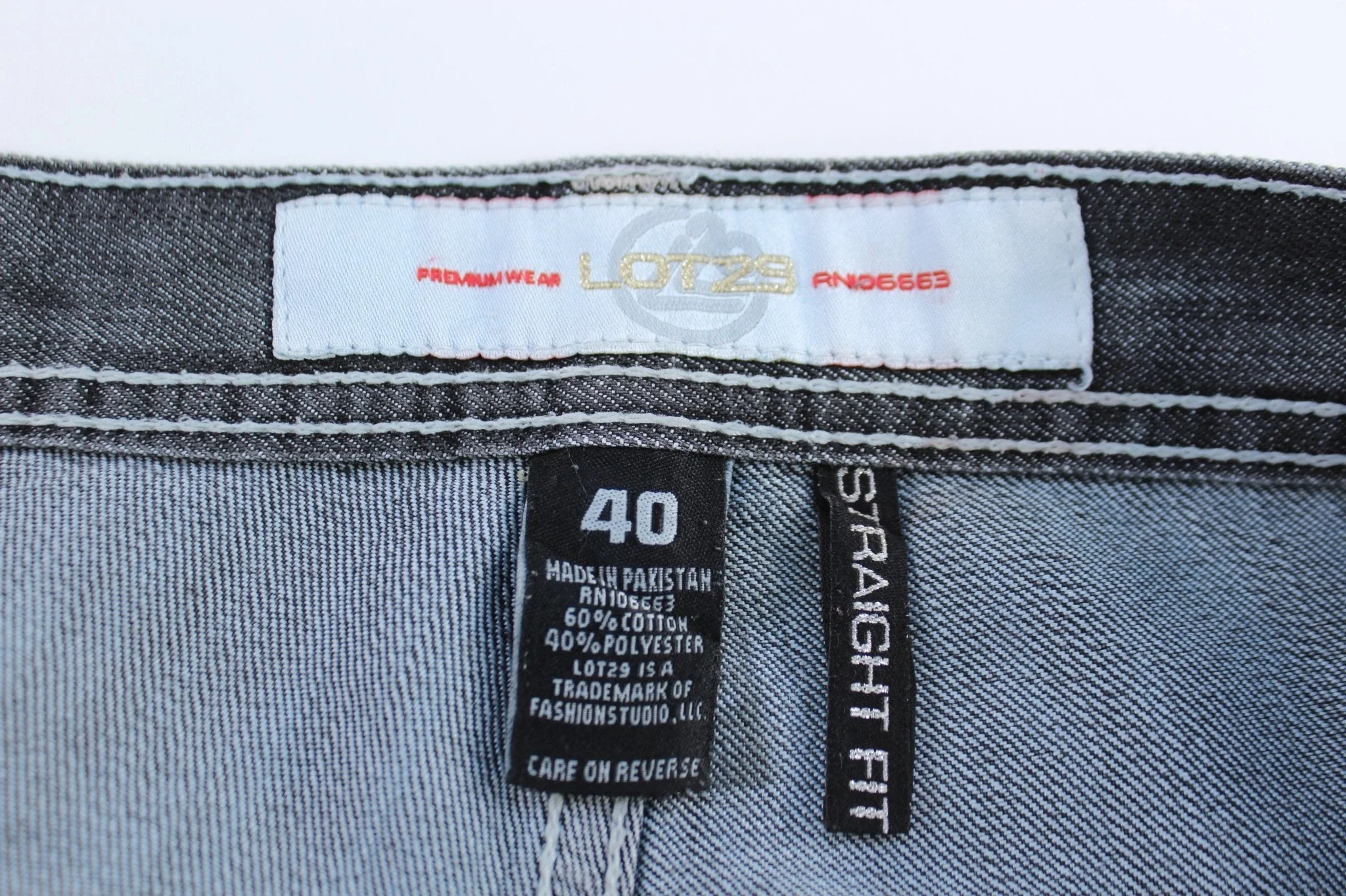 Y2K Lot 29 Black Denim Shorts - Image 3
