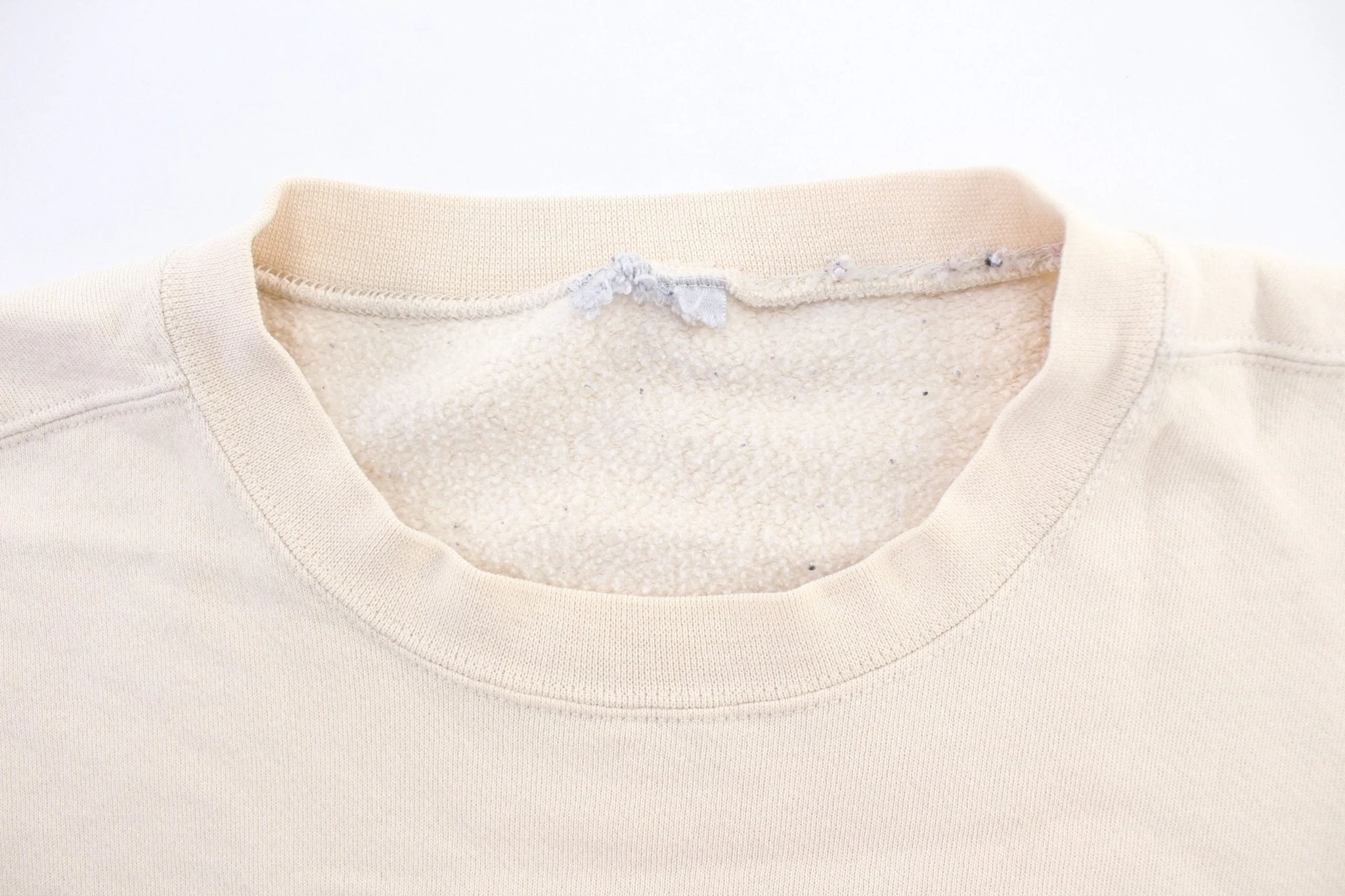 Y2K Nike Embroidered Logo Cream Sweatshirt - Image 4