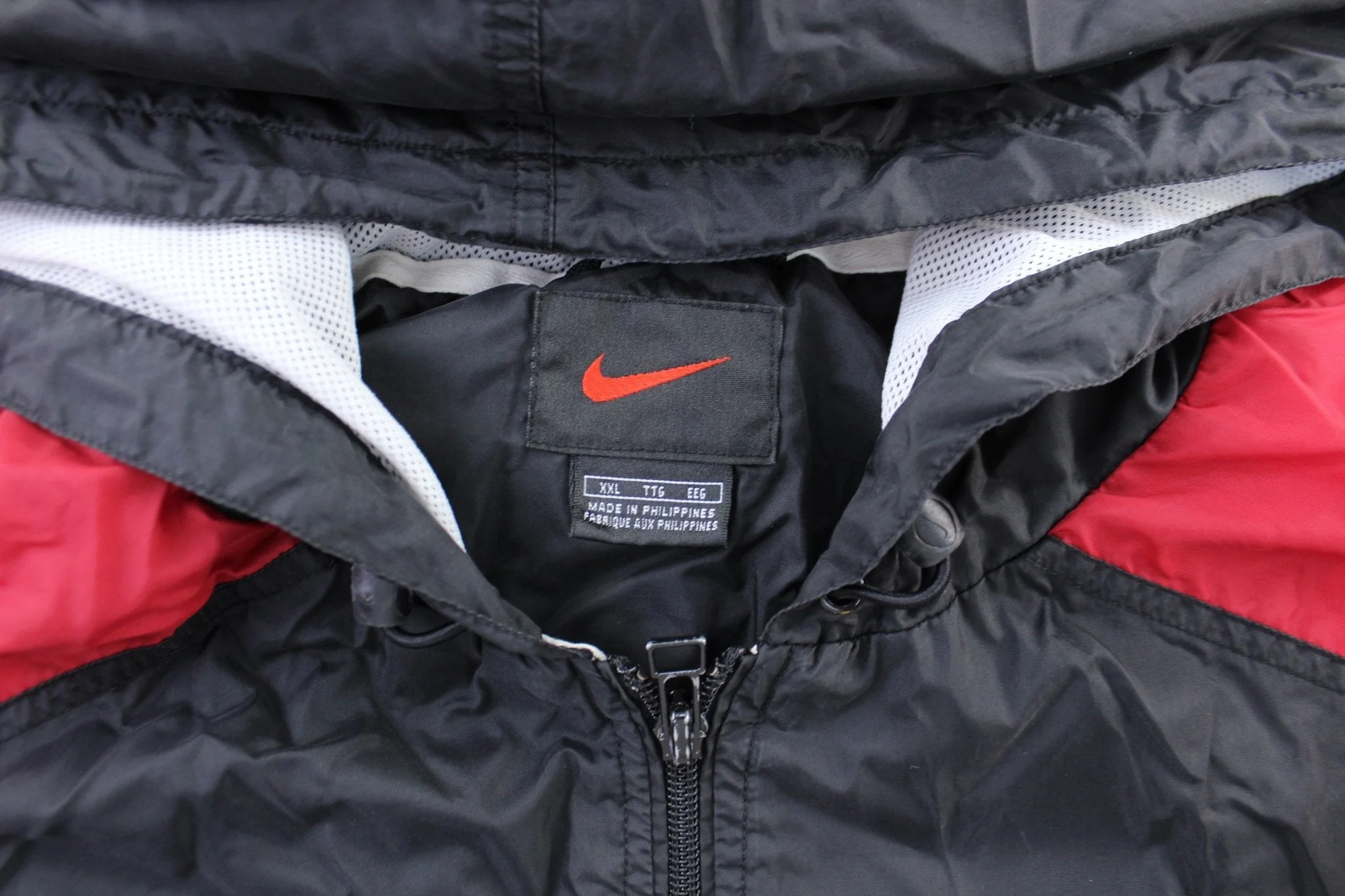 Y2K Nike Embroidered Logo Red & Black Zip Up Jacket - Image 3