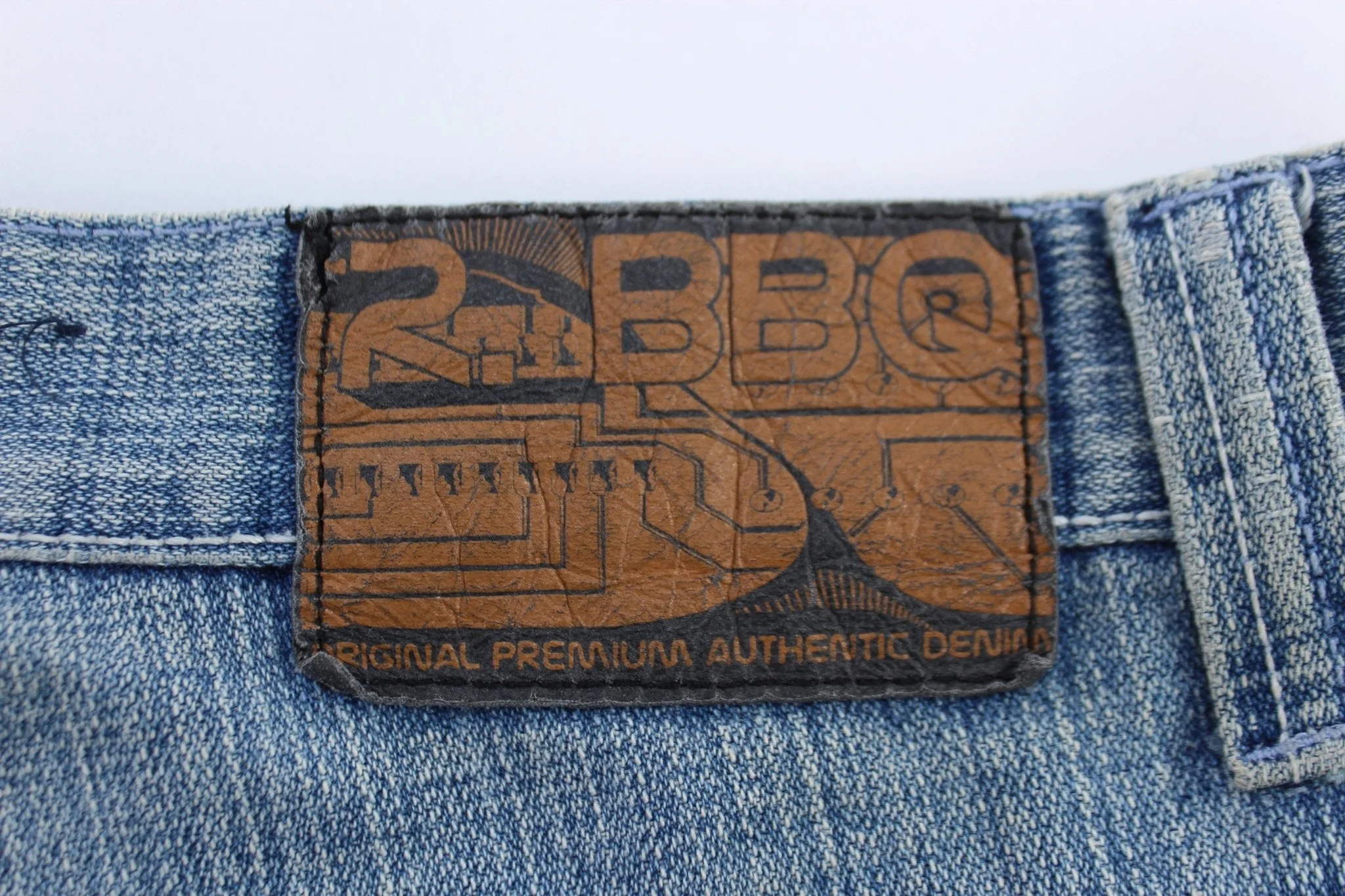 Y2K R.BBQ Light Wash Denim Shorts - Image 3